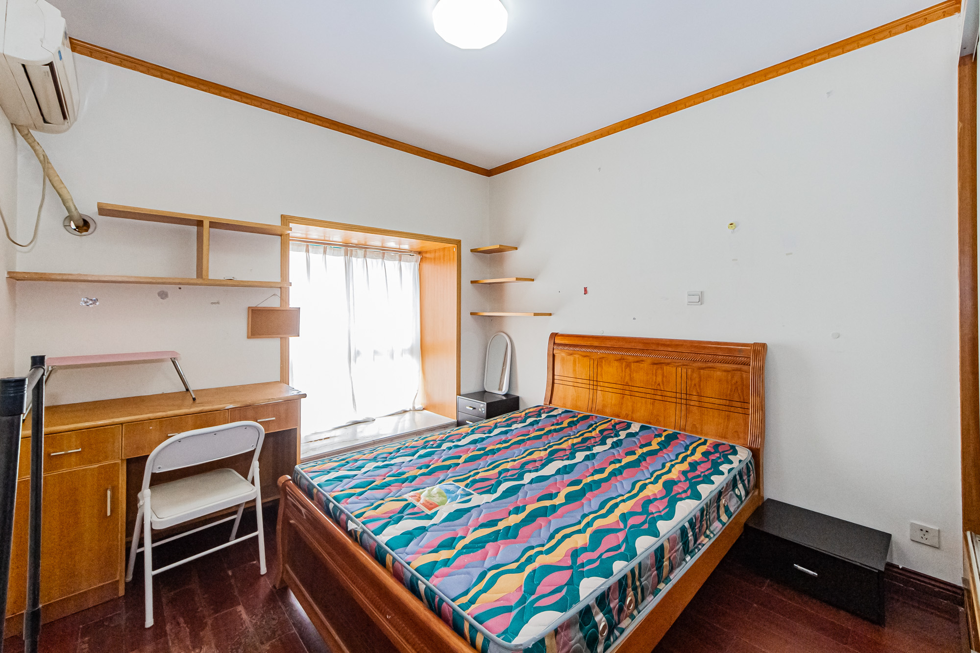 金帆江滨玫瑰园 3室2厅1卫 68.0万 金帆江滨玫瑰园 3室2厅1卫 68.0万卧室