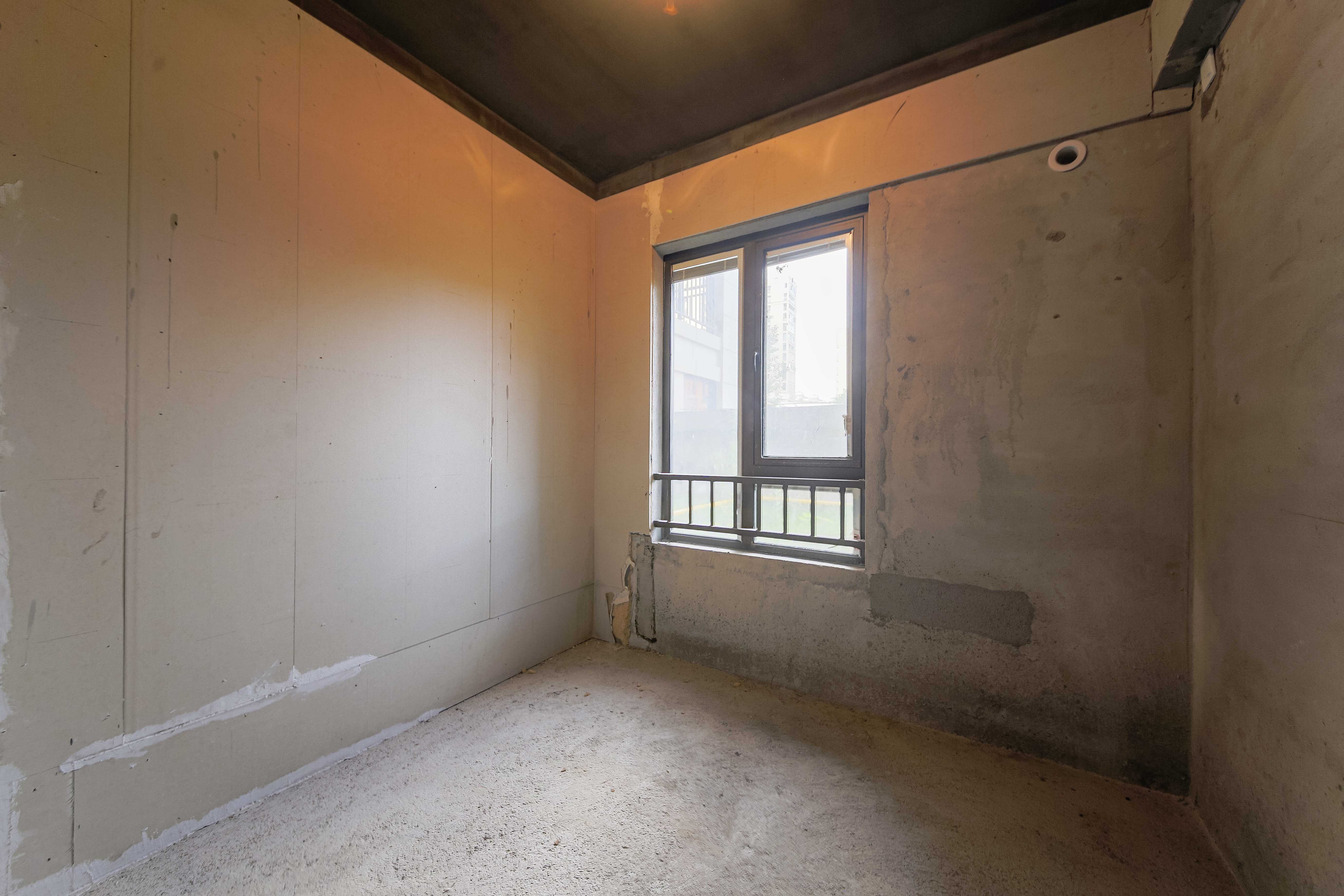 香缇雅苑(鑫远翡丽郡二期) 3室2厅2卫 98.0万 香缇雅苑(鑫远翡丽郡二期) 3室2厅2卫 98.0万卧室