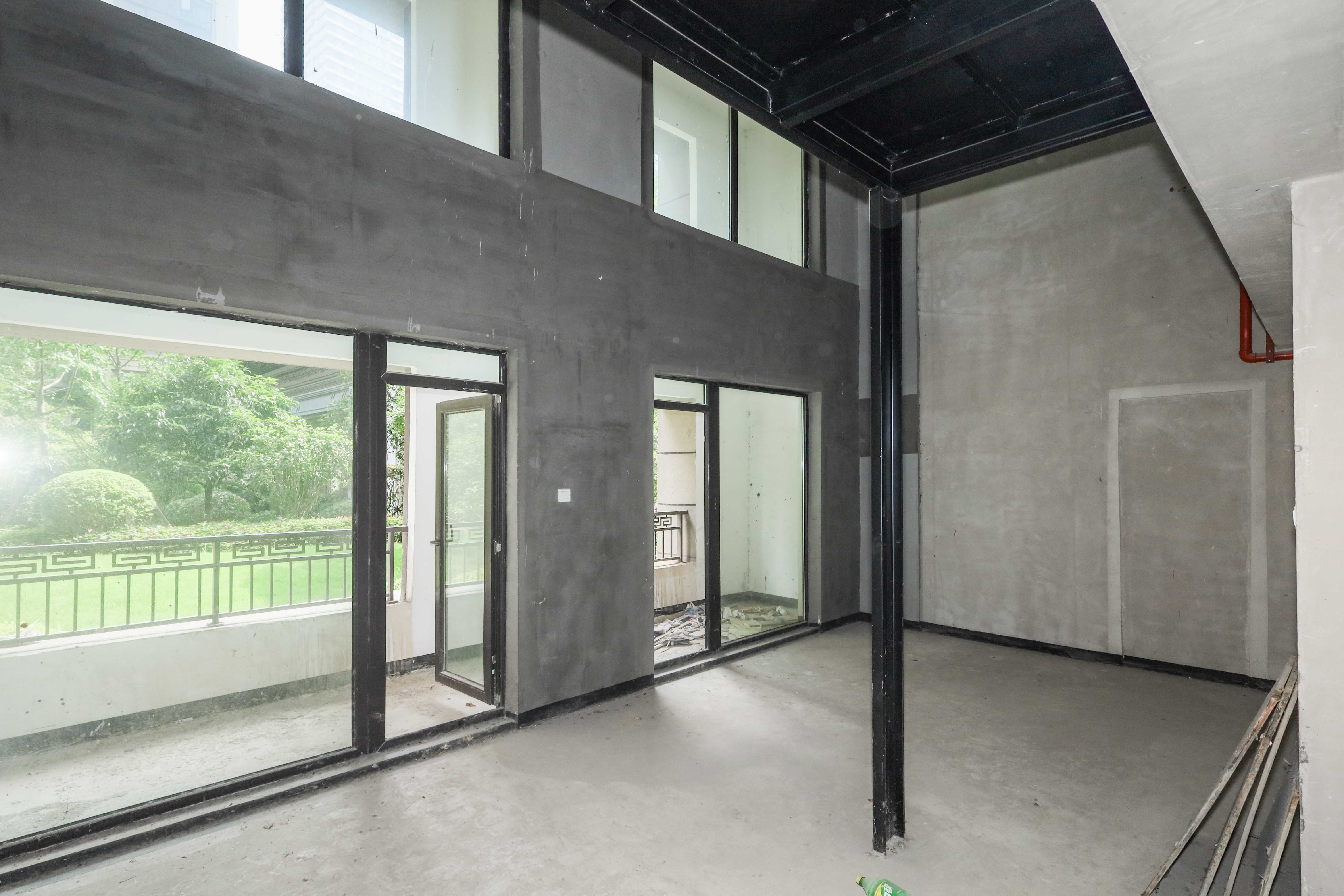建发央著  3室2厅2卫   215.00万客厅