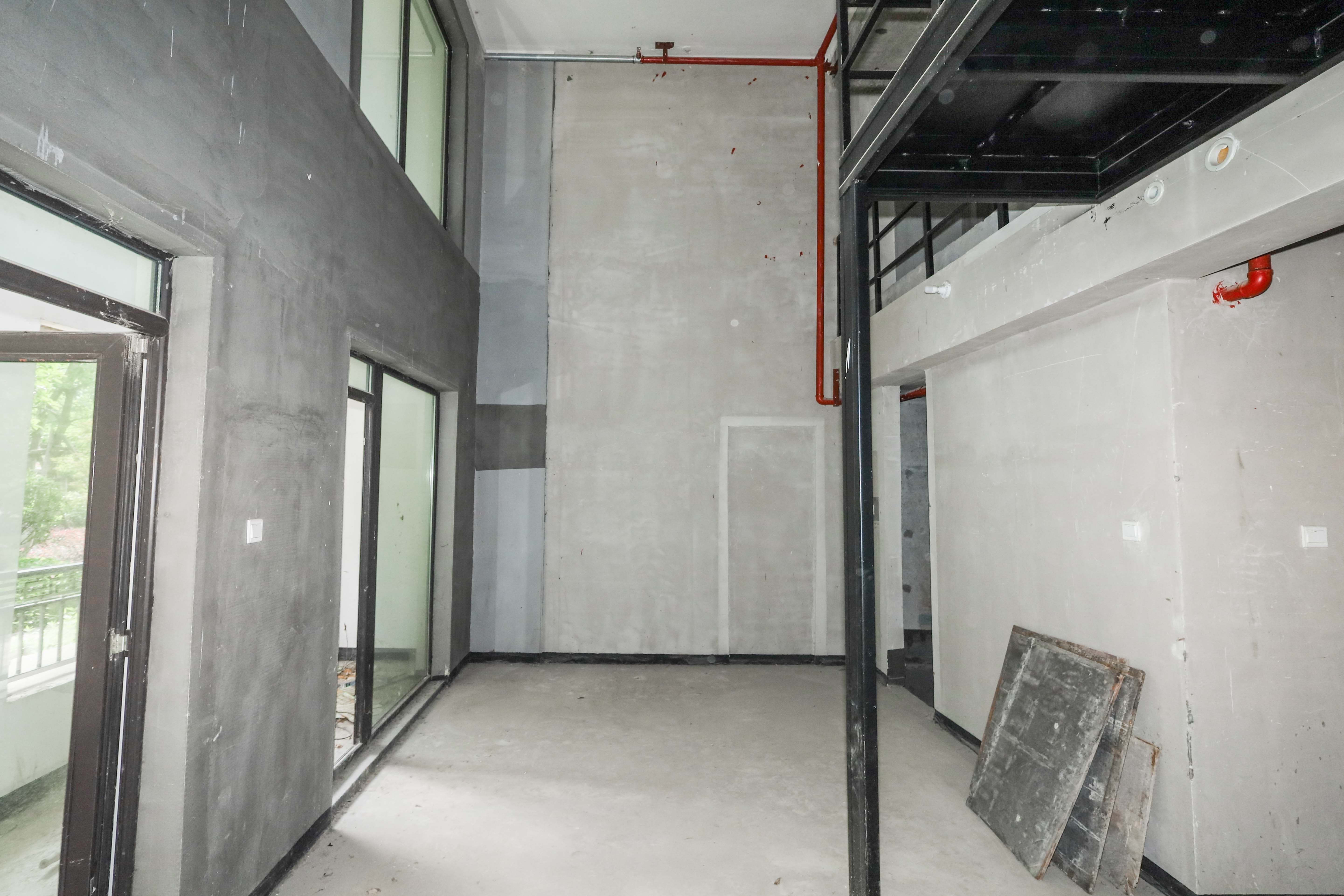 建发央著  3室2厅2卫   215.00万客厅