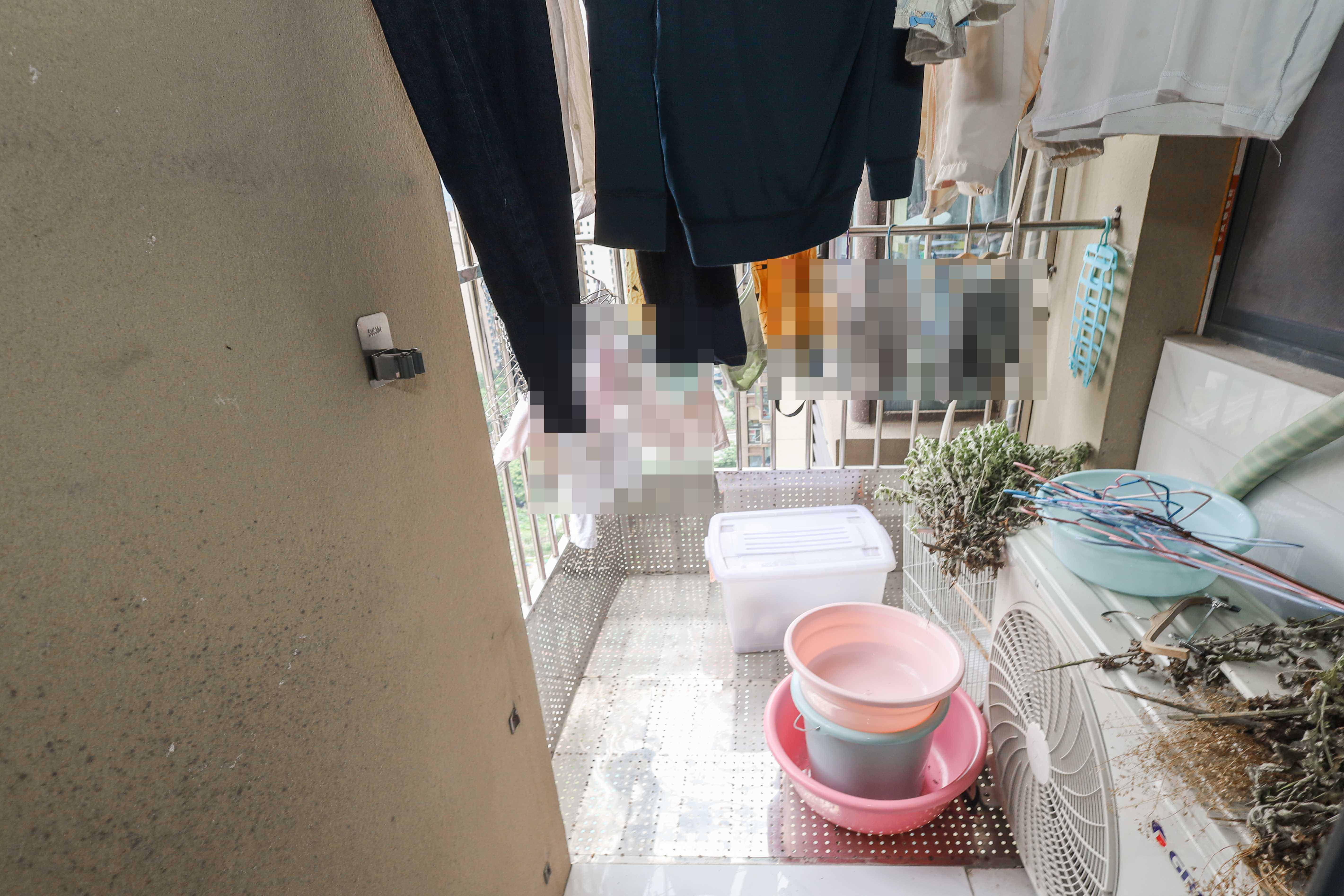 和润园三期  3室2厅2卫   92.00万阳台