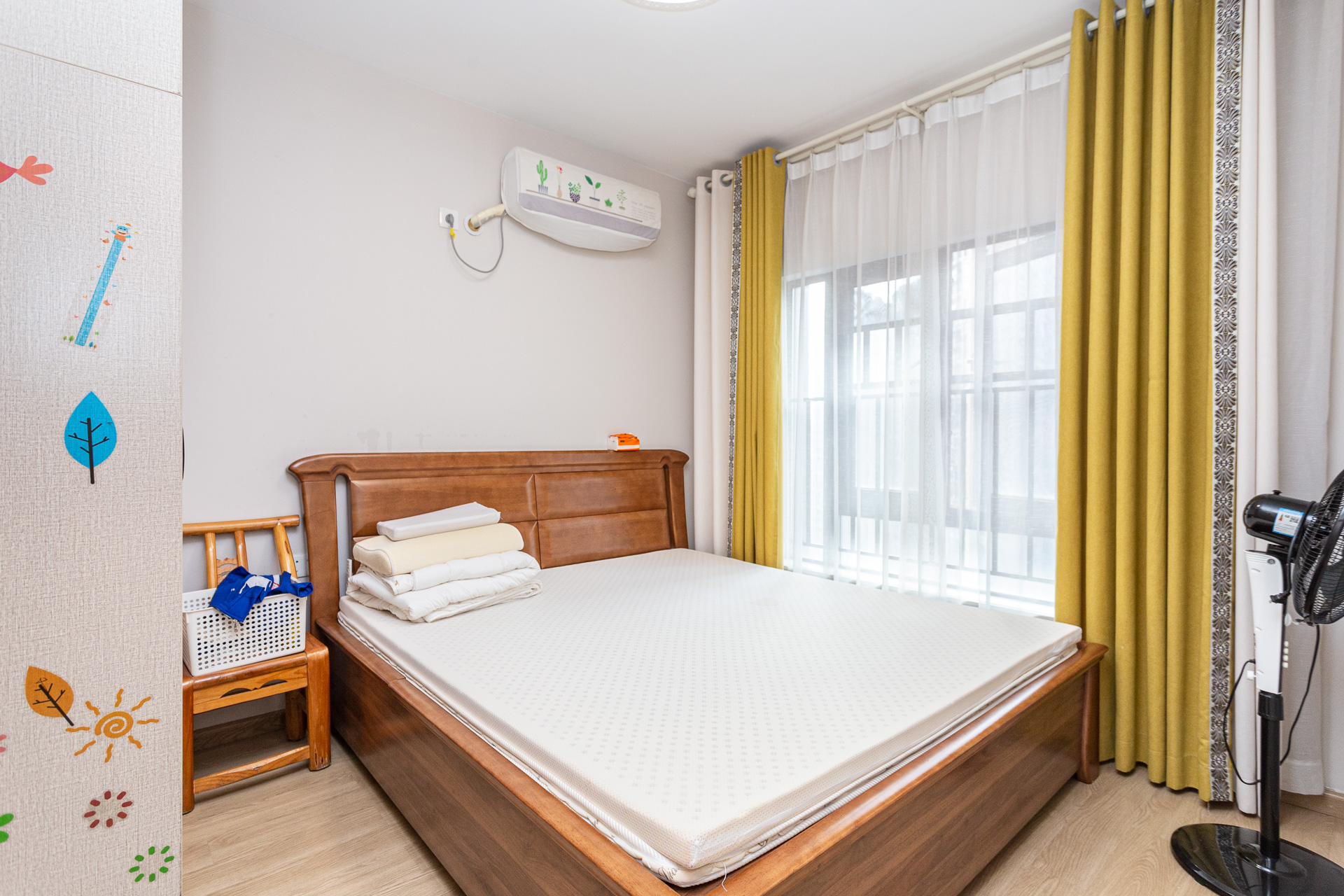 时代倾城三期  3室2厅1卫    125.0万 时代倾城三期  3室2厅1卫    125.0万卧室