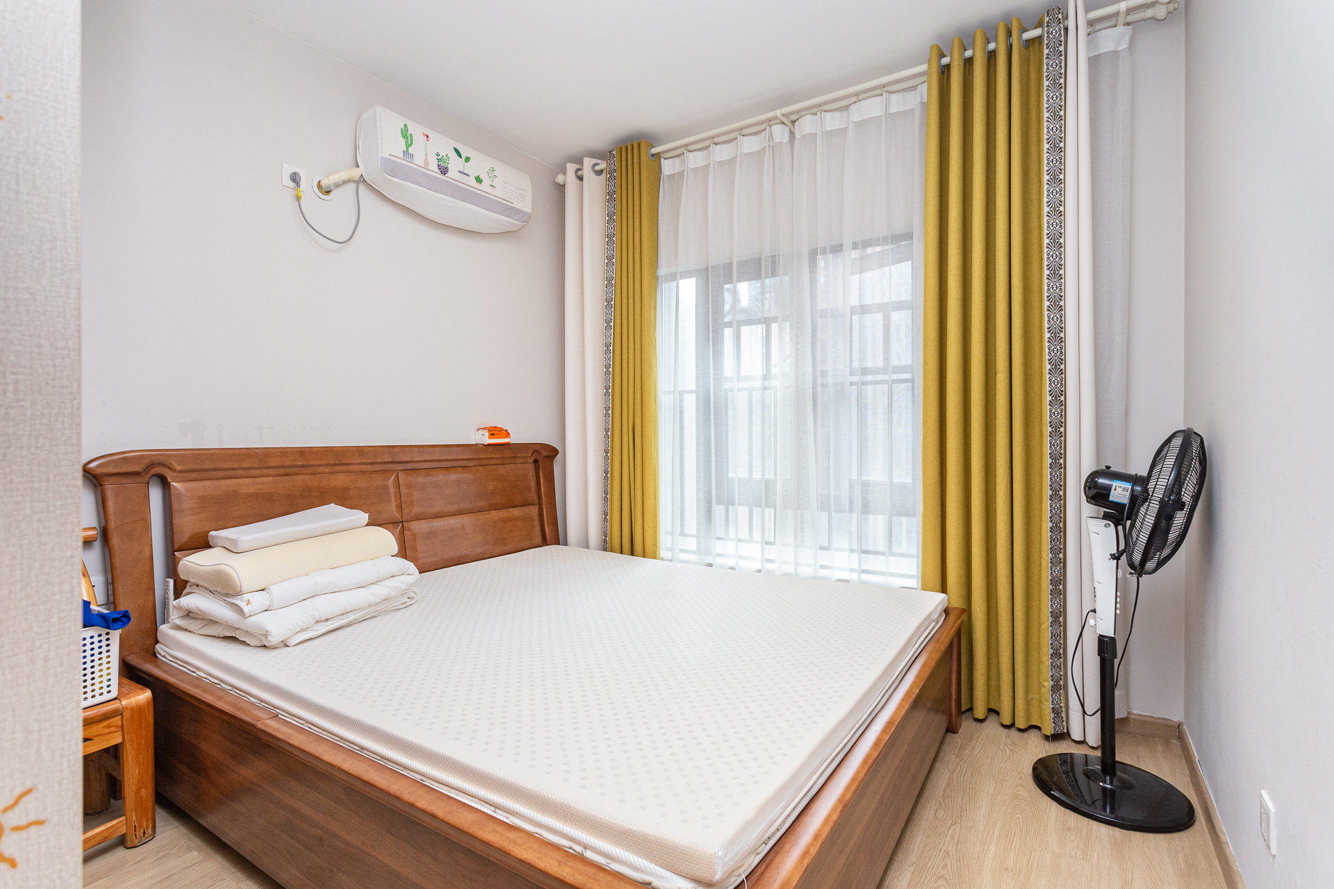 时代倾城三期  3室2厅1卫    125.0万 时代倾城三期  3室2厅1卫    125.0万卧室