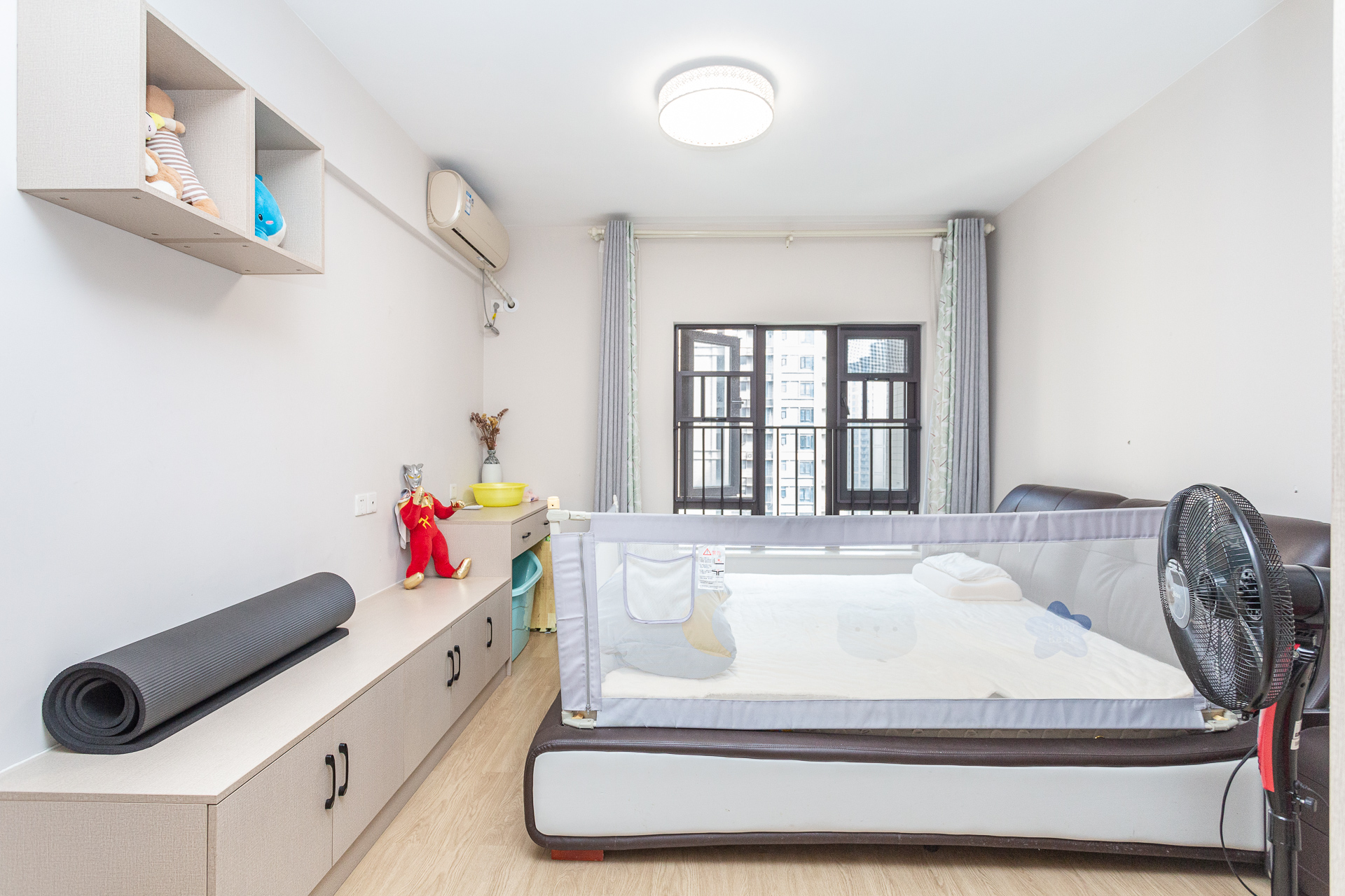 时代倾城三期  3室2厅1卫    125.0万 时代倾城三期  3室2厅1卫    125.0万卧室