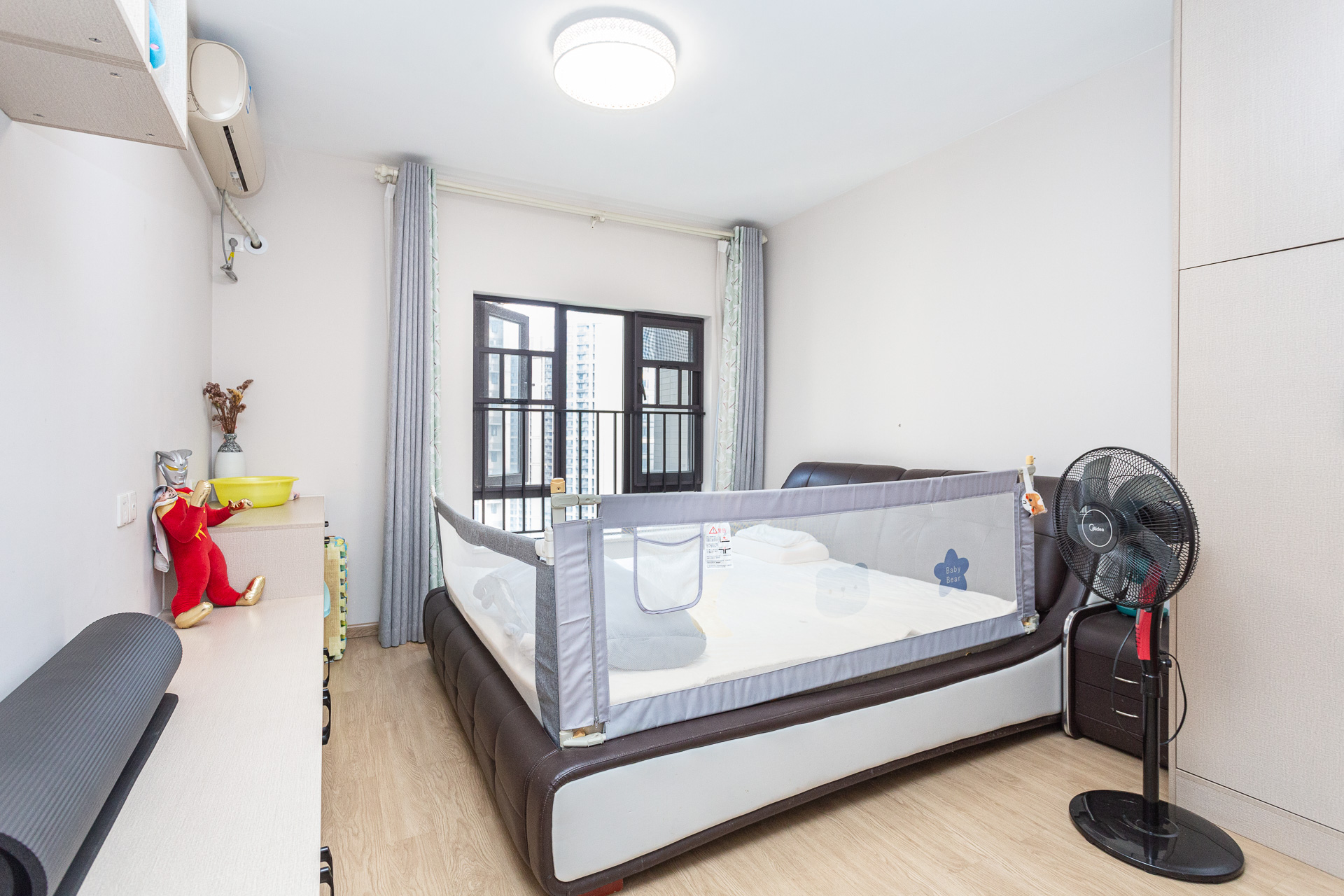 时代倾城三期  3室2厅1卫    125.0万 时代倾城三期  3室2厅1卫    125.0万卧室