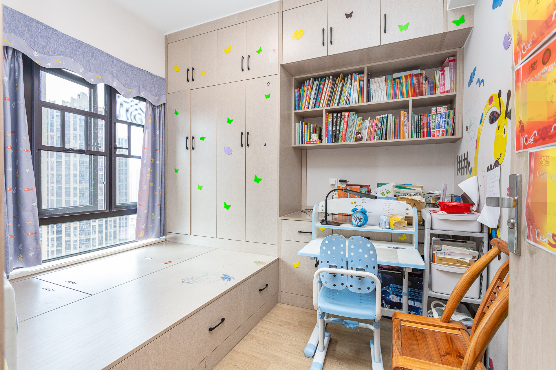 时代倾城三期  3室2厅1卫    125.0万 时代倾城三期  3室2厅1卫    125.0万卧室