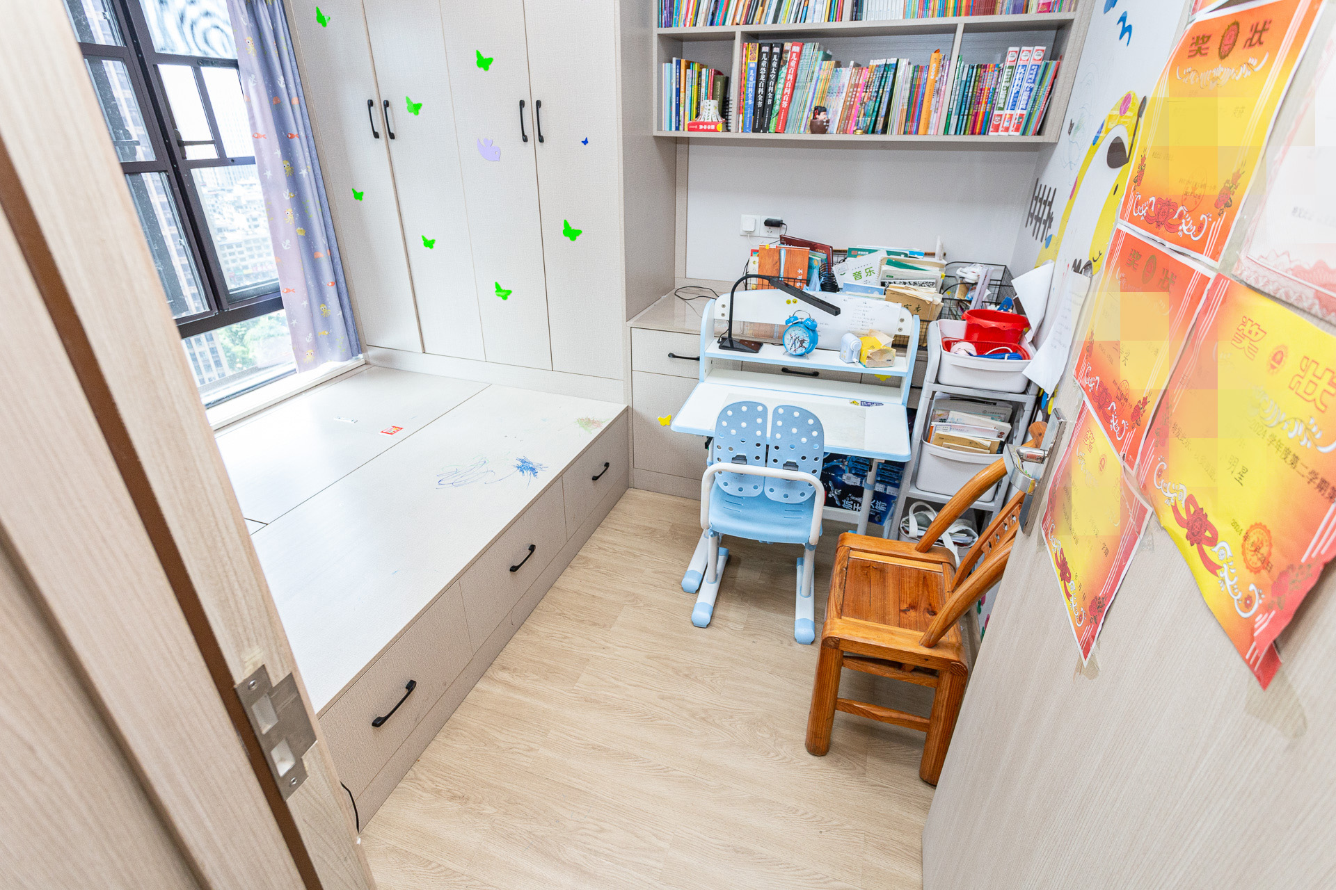 时代倾城三期  3室2厅1卫    125.0万 时代倾城三期  3室2厅1卫    125.0万卧室