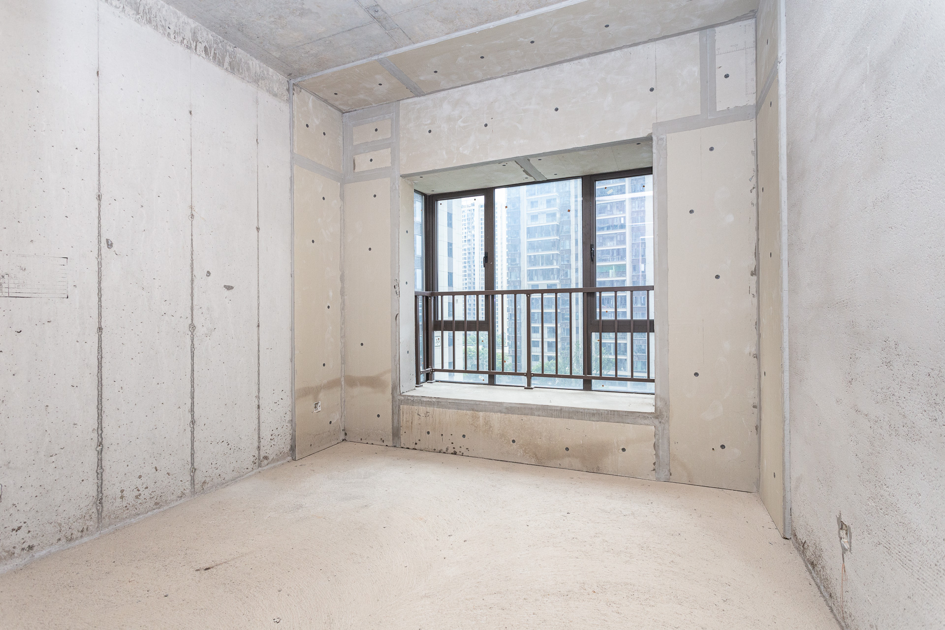 润和湘江天地E区 4室2厅3卫 220.0万 润和湘江天地E区 4室2厅3卫 220.0万卧室