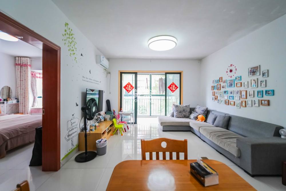 龙吉湾小区（龙瑞尚苑）  2室2厅1卫    72.0万