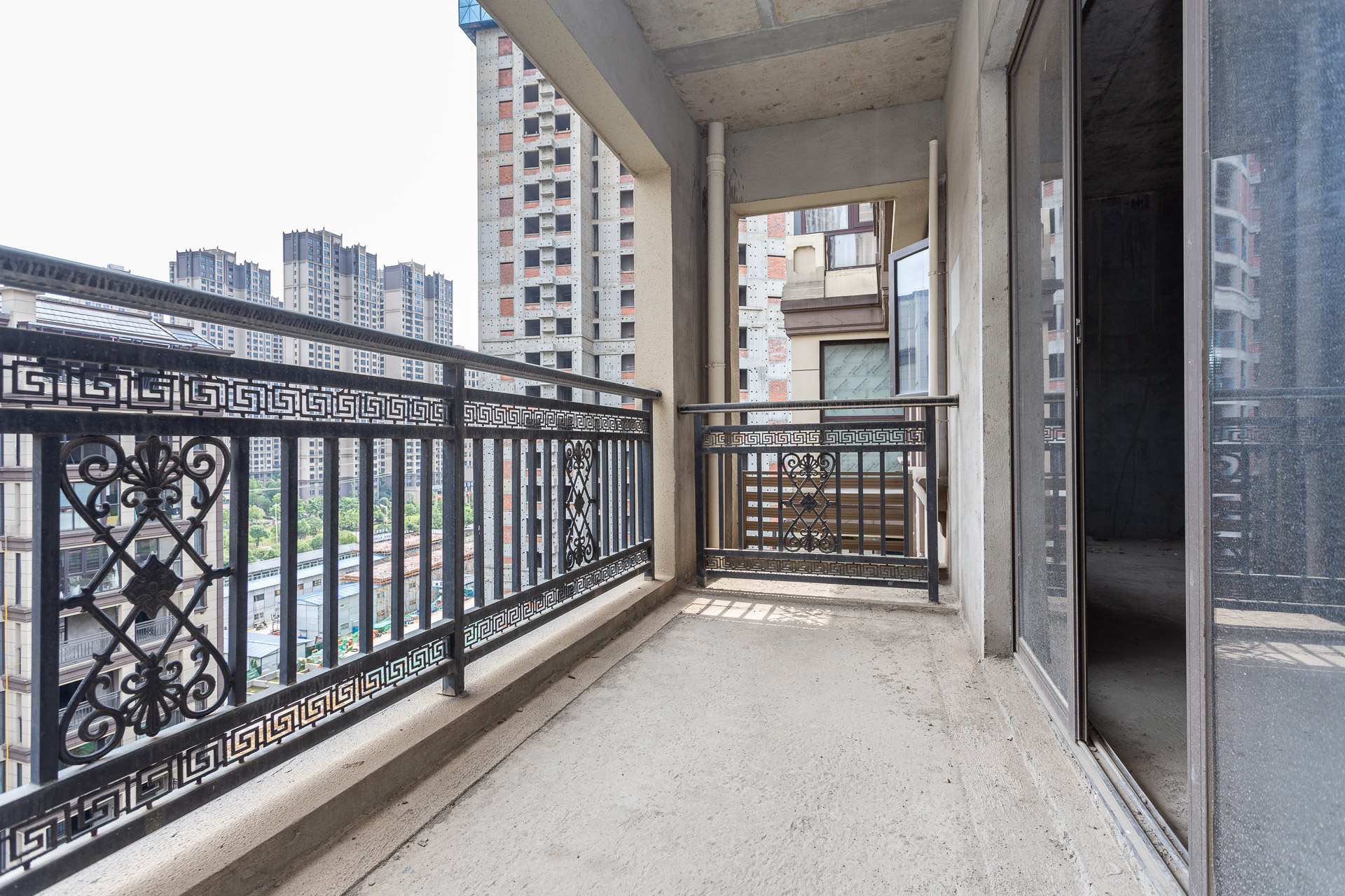 润和滨江府 5室2厅3卫 232.0万 润和滨江府 5室2厅3卫 232.0万阳台