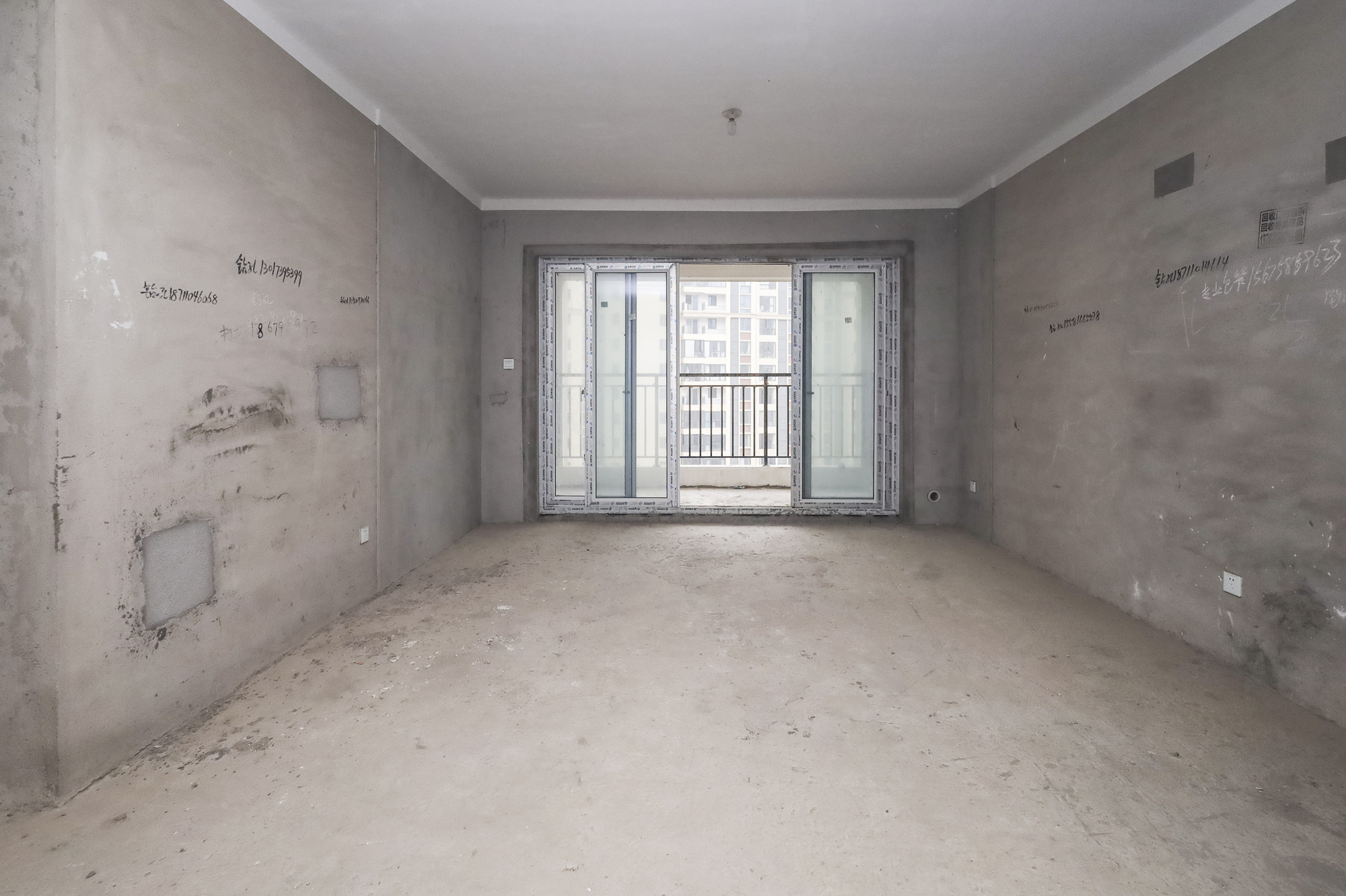 福晟钱隆国际(晟冉景苑) 4室2厅2卫 108.0万 福晟钱隆国际(晟冉景苑) 4室2厅2卫 108.0万客厅