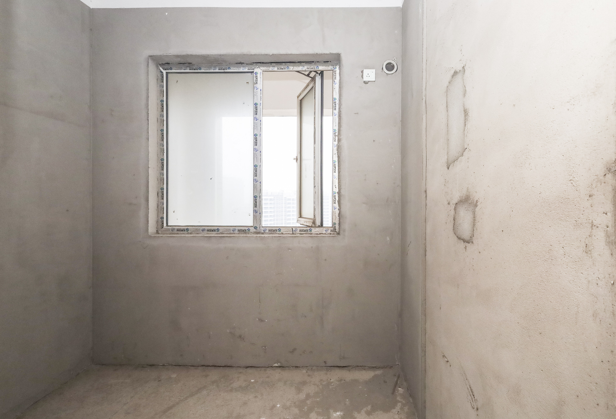 福晟钱隆国际(晟冉景苑) 4室2厅2卫 108.0万 福晟钱隆国际(晟冉景苑) 4室2厅2卫 108.0万卧室