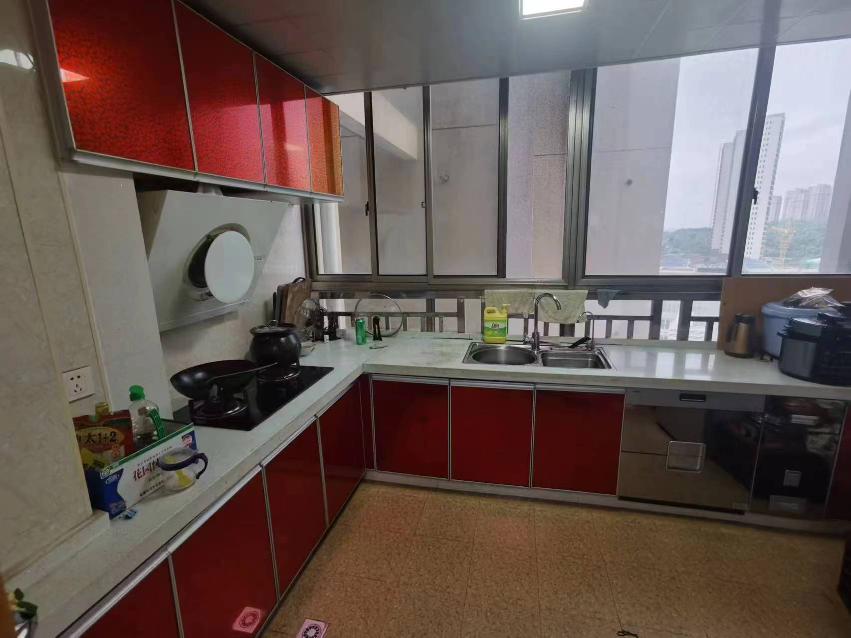 芦淞区蓝天花园 4室2厅2卫 53.8万 芦淞区蓝天花园 4室2厅2卫 53.8万室内图