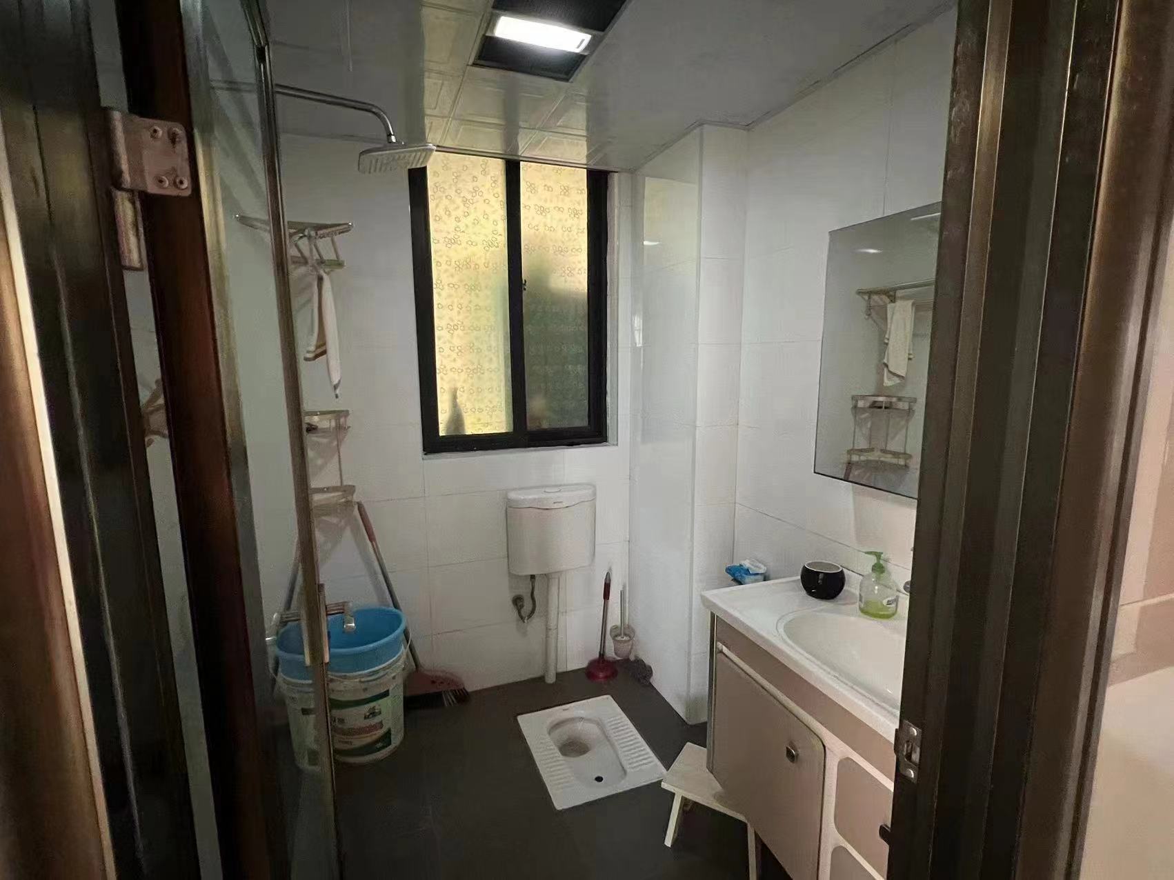 爱丁堡 3室2厅1卫 56.0万 爱丁堡 3室2厅1卫 56.0万室内图