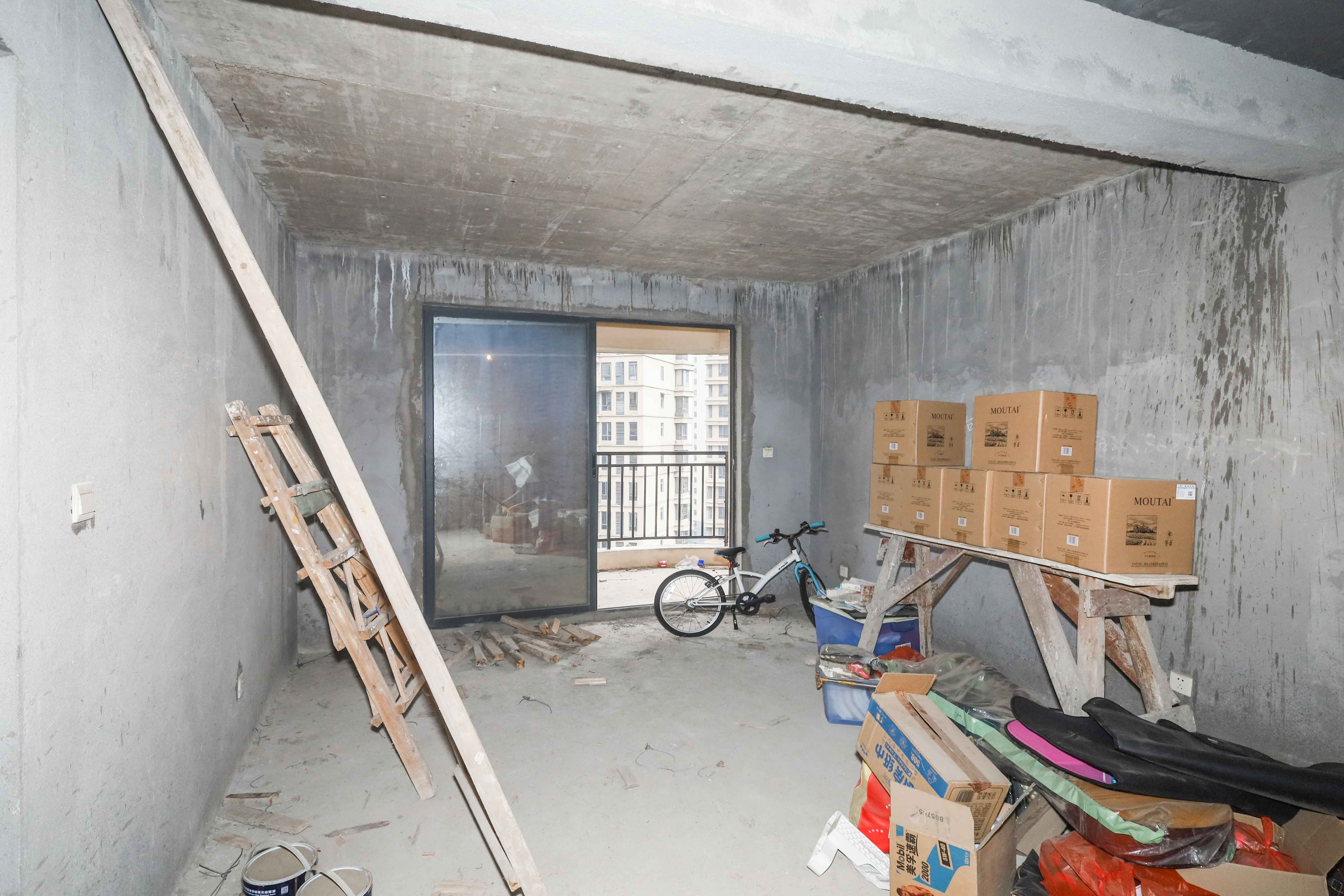 保利麓谷林语C区  4室2厅2卫   149.00万客厅