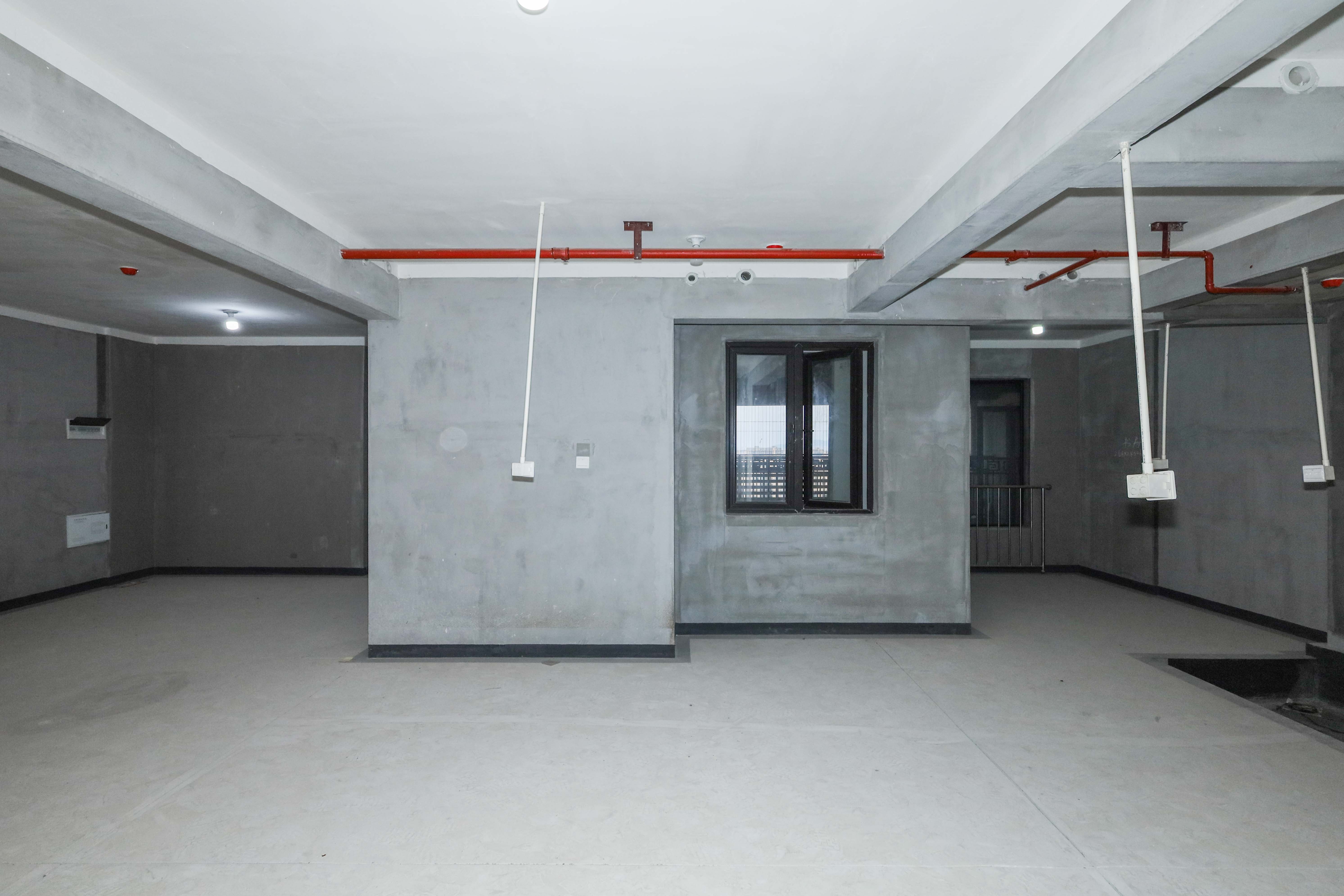 建发央著  4室2厅2卫   226.00万客厅
