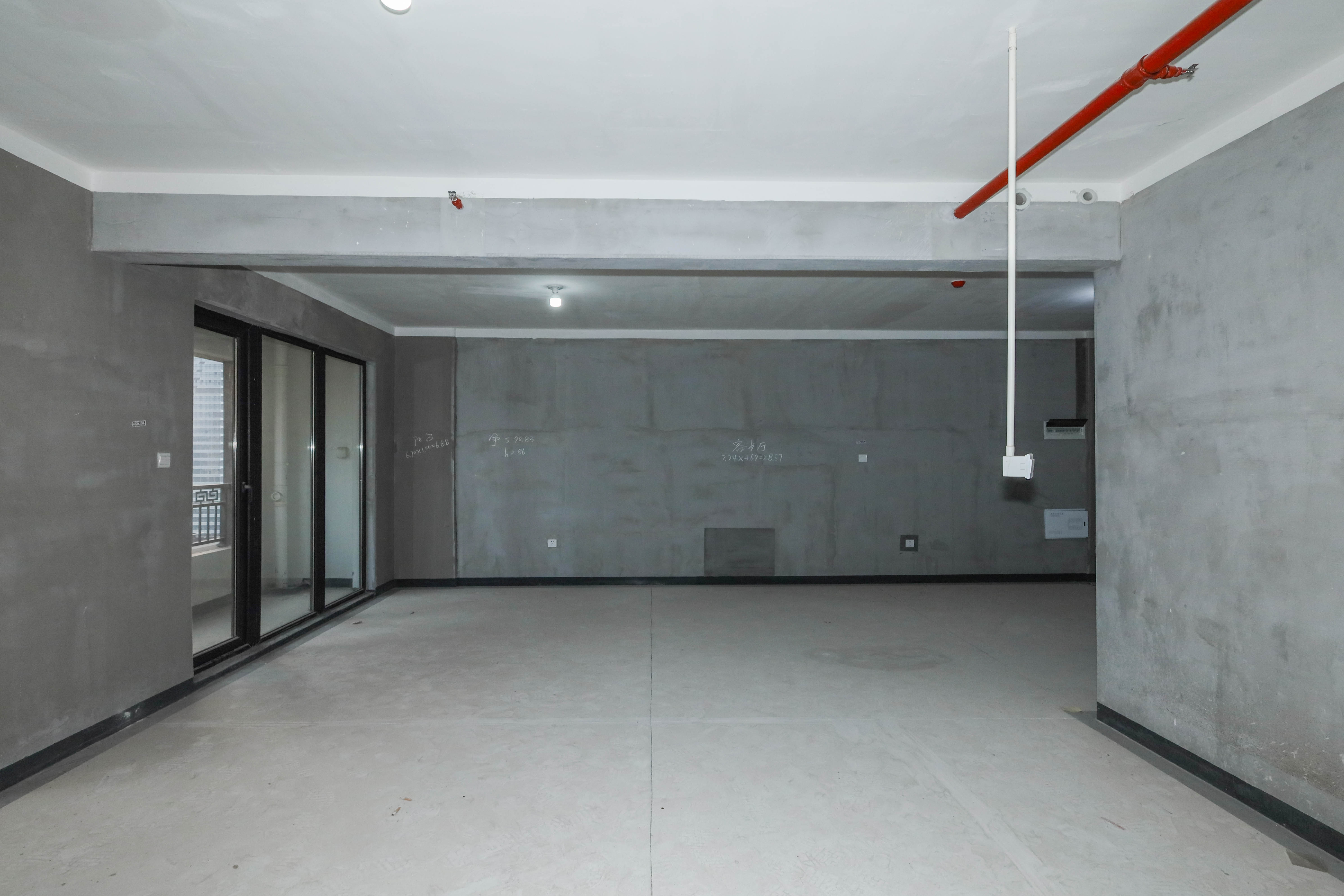 建发央著  4室2厅2卫   226.00万其他
