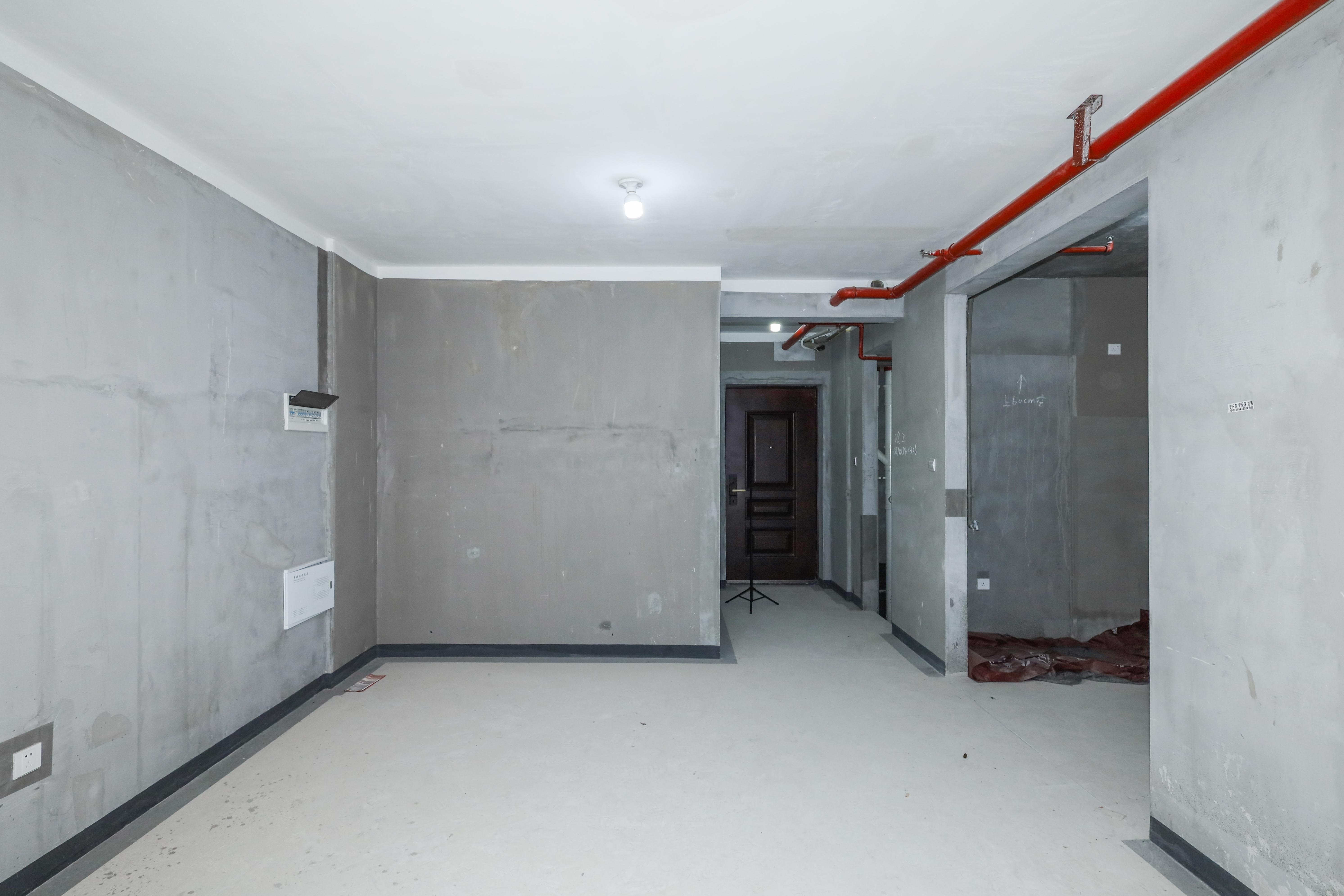 建发央著  4室2厅2卫   226.00万卧室