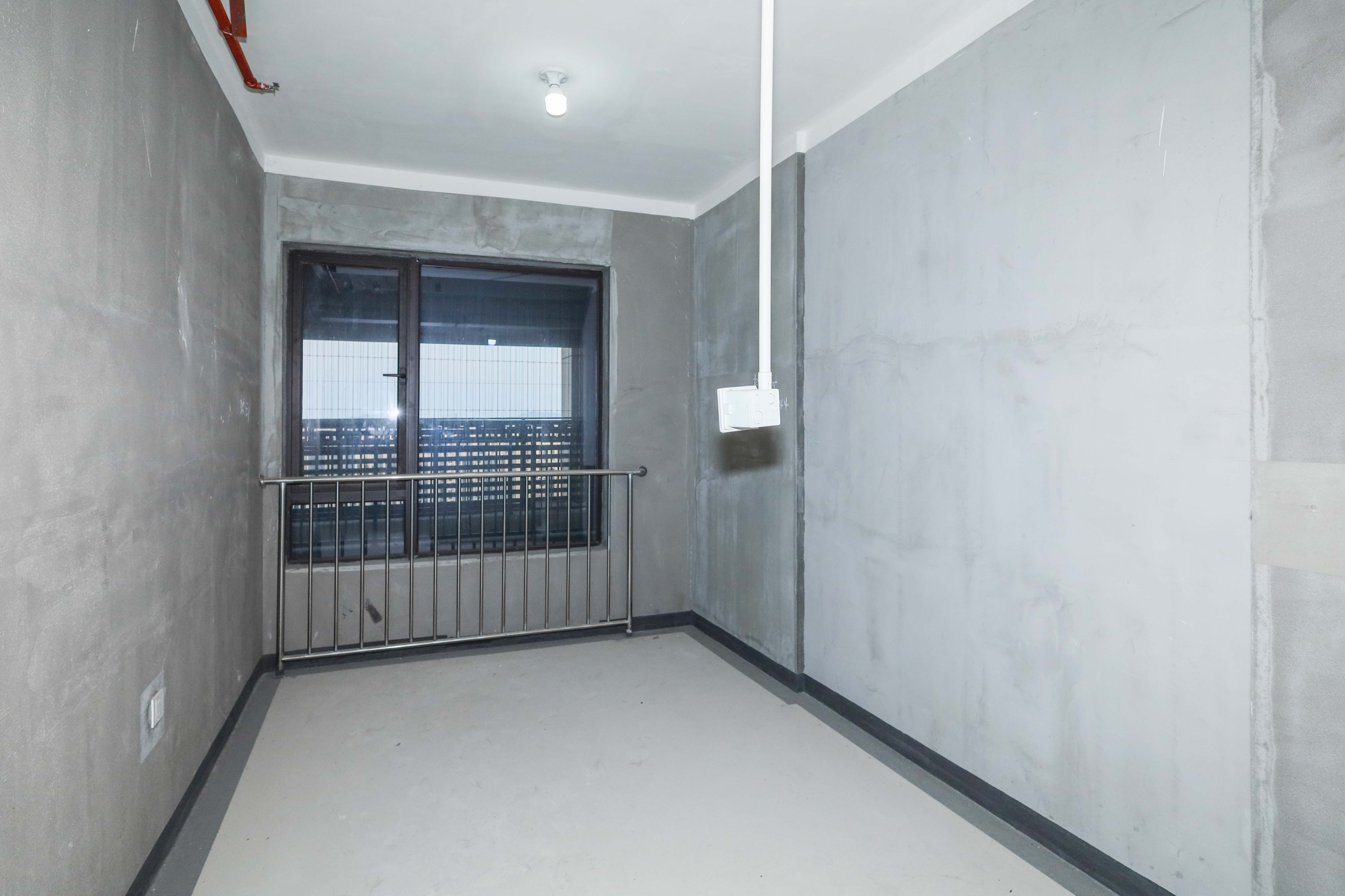 建发央著  4室2厅2卫   226.00万卧室