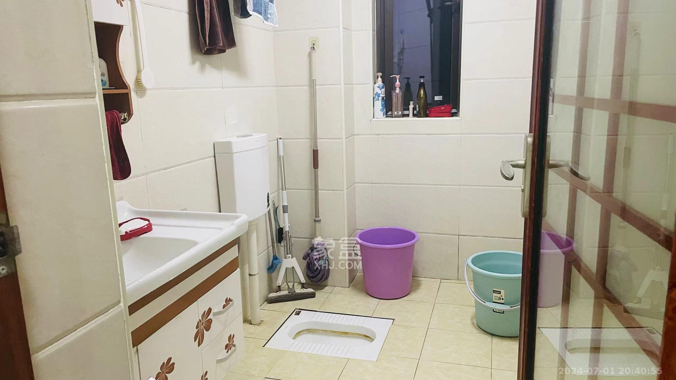 卓越浅水湾  1室2厅2卫   2400.00元/月室内图