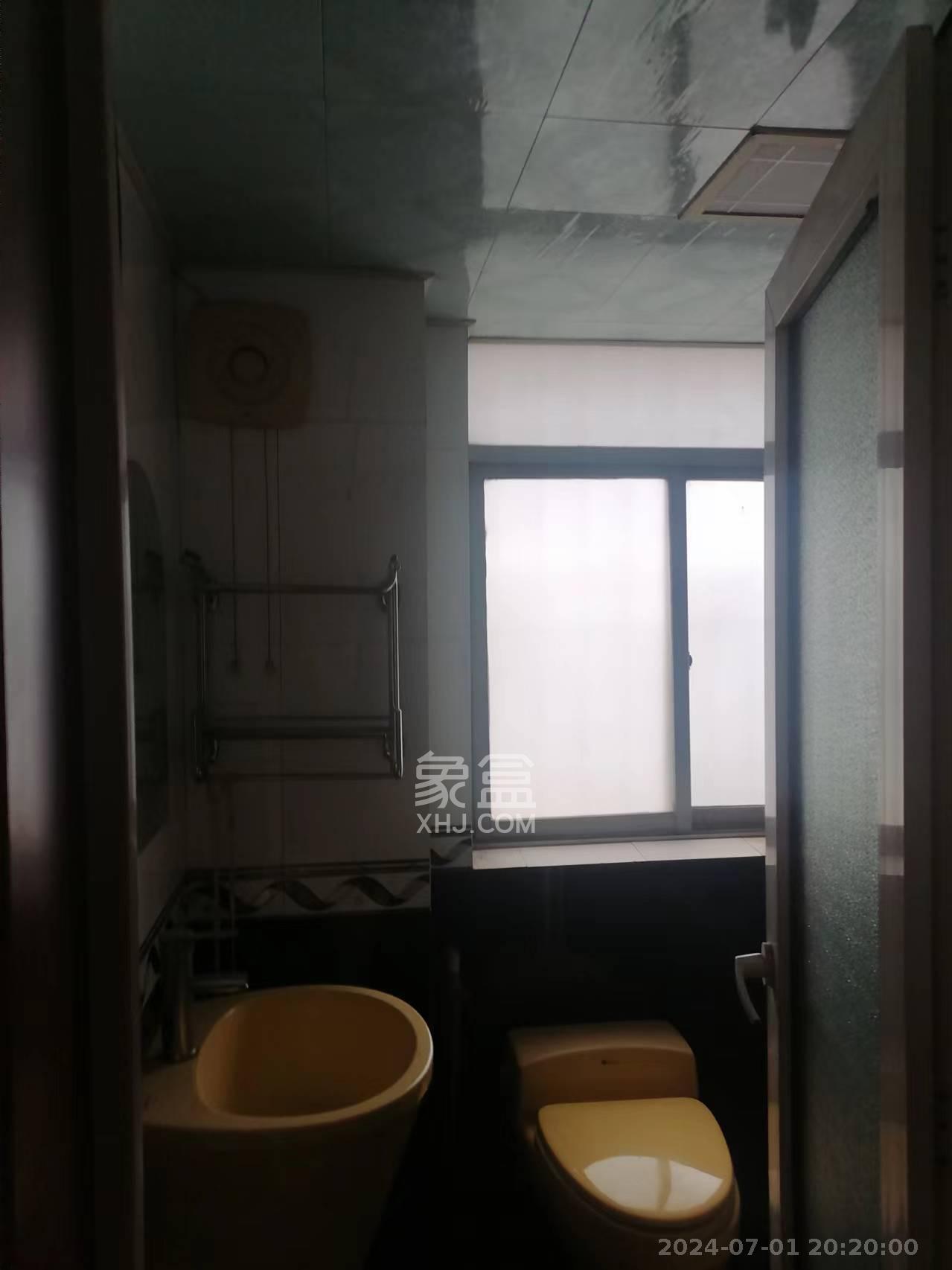 兴隆小区  3室2厅2卫   1600.00元/月室内图