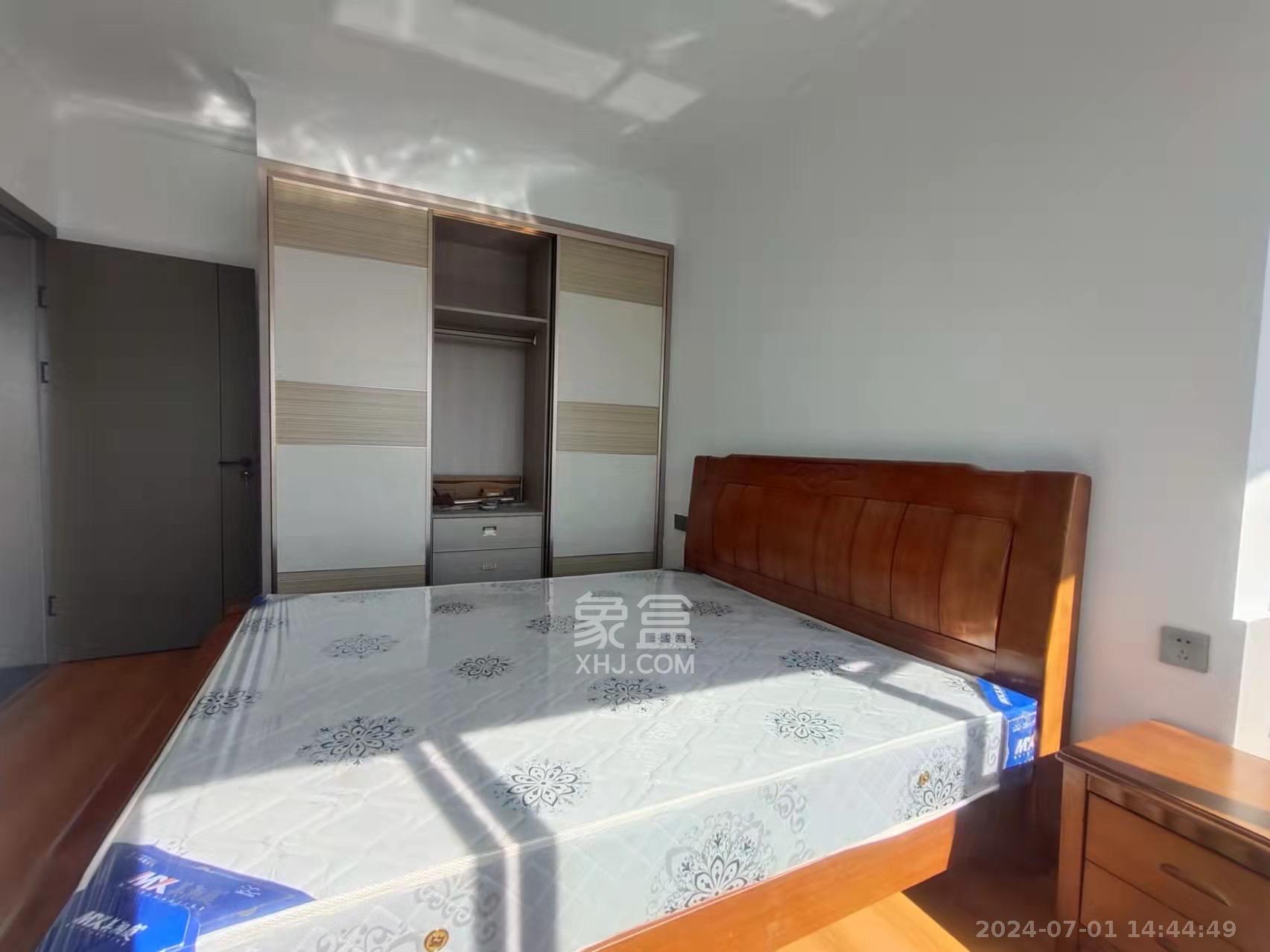 山语城三期  3室2厅1卫   2300.00元/月室内图