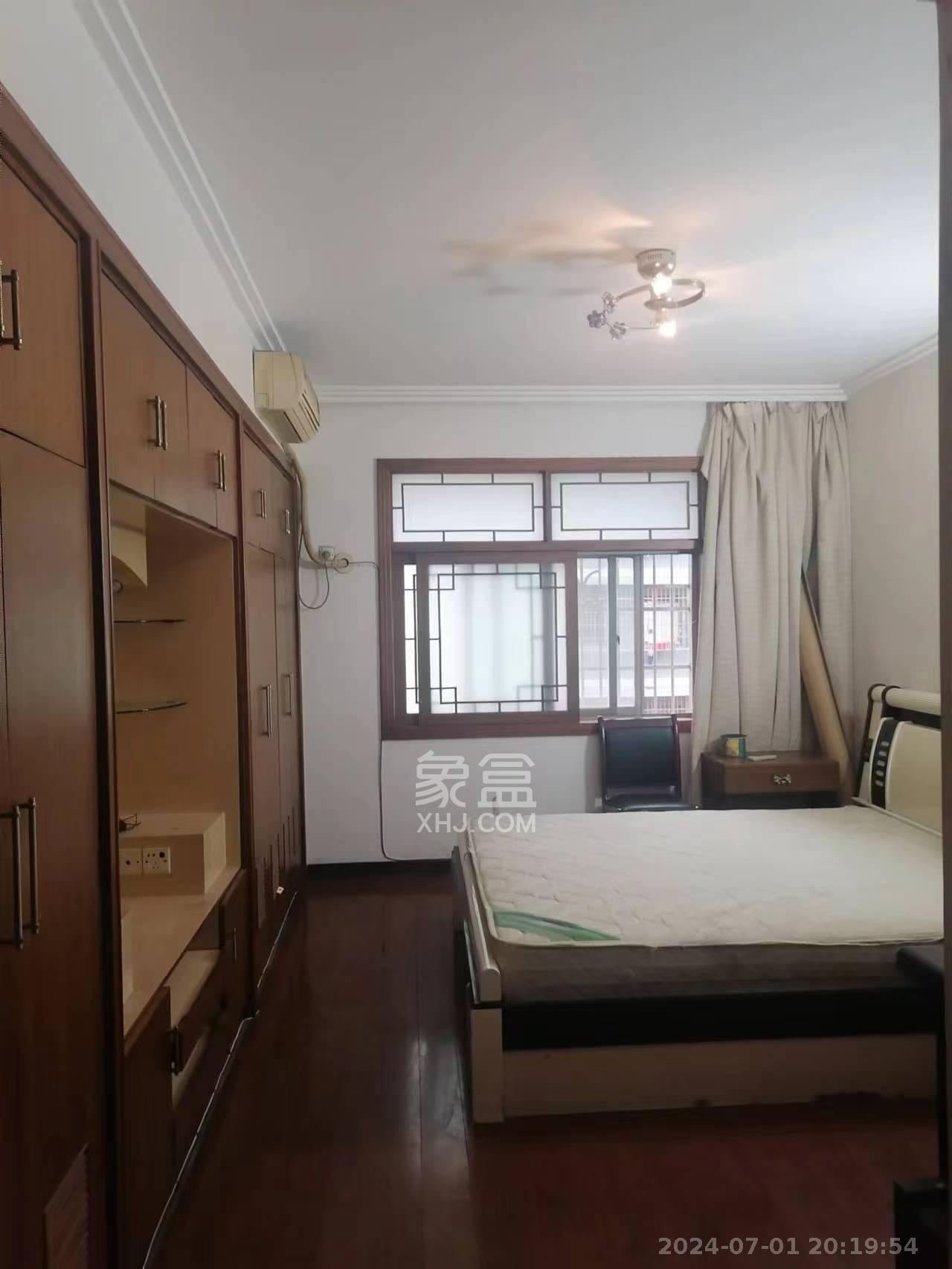 兴隆小区  3室2厅2卫   1600.00元/月室内图