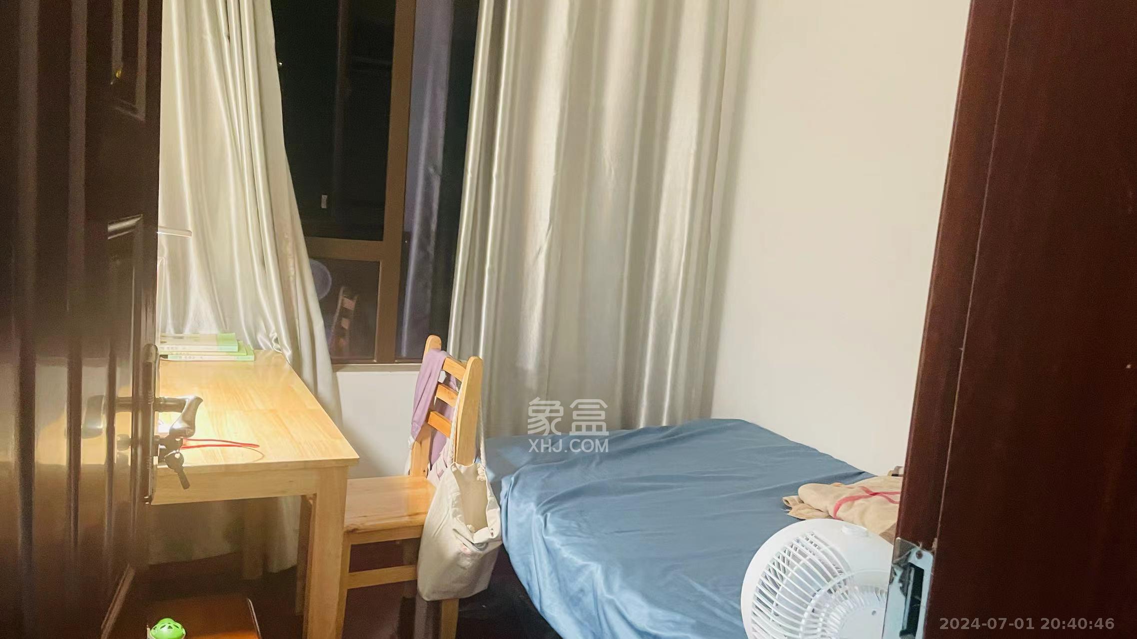 卓越浅水湾  1室2厅2卫   2400.00元/月室内图