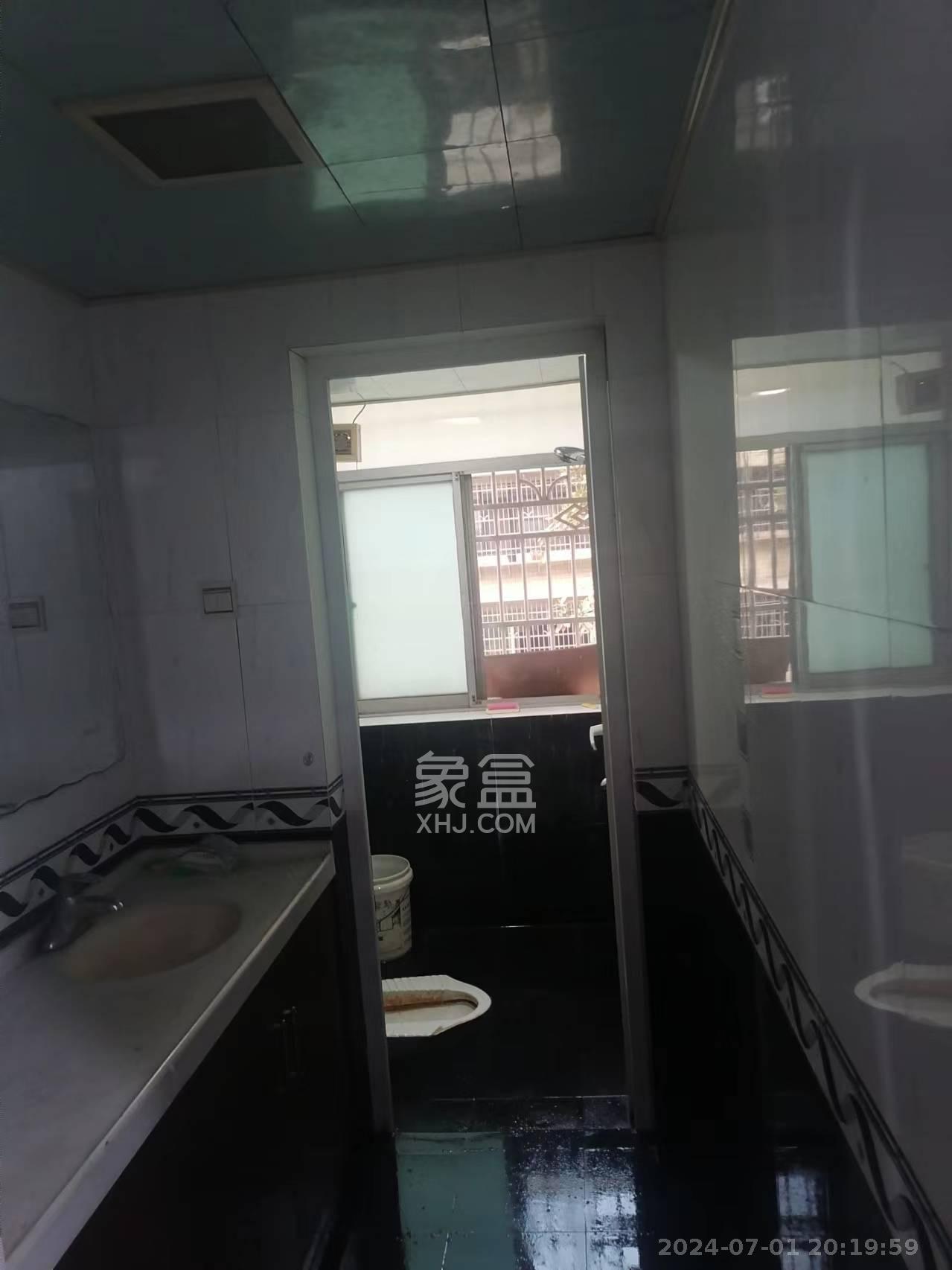 兴隆小区  3室2厅2卫   1600.00元/月室内图