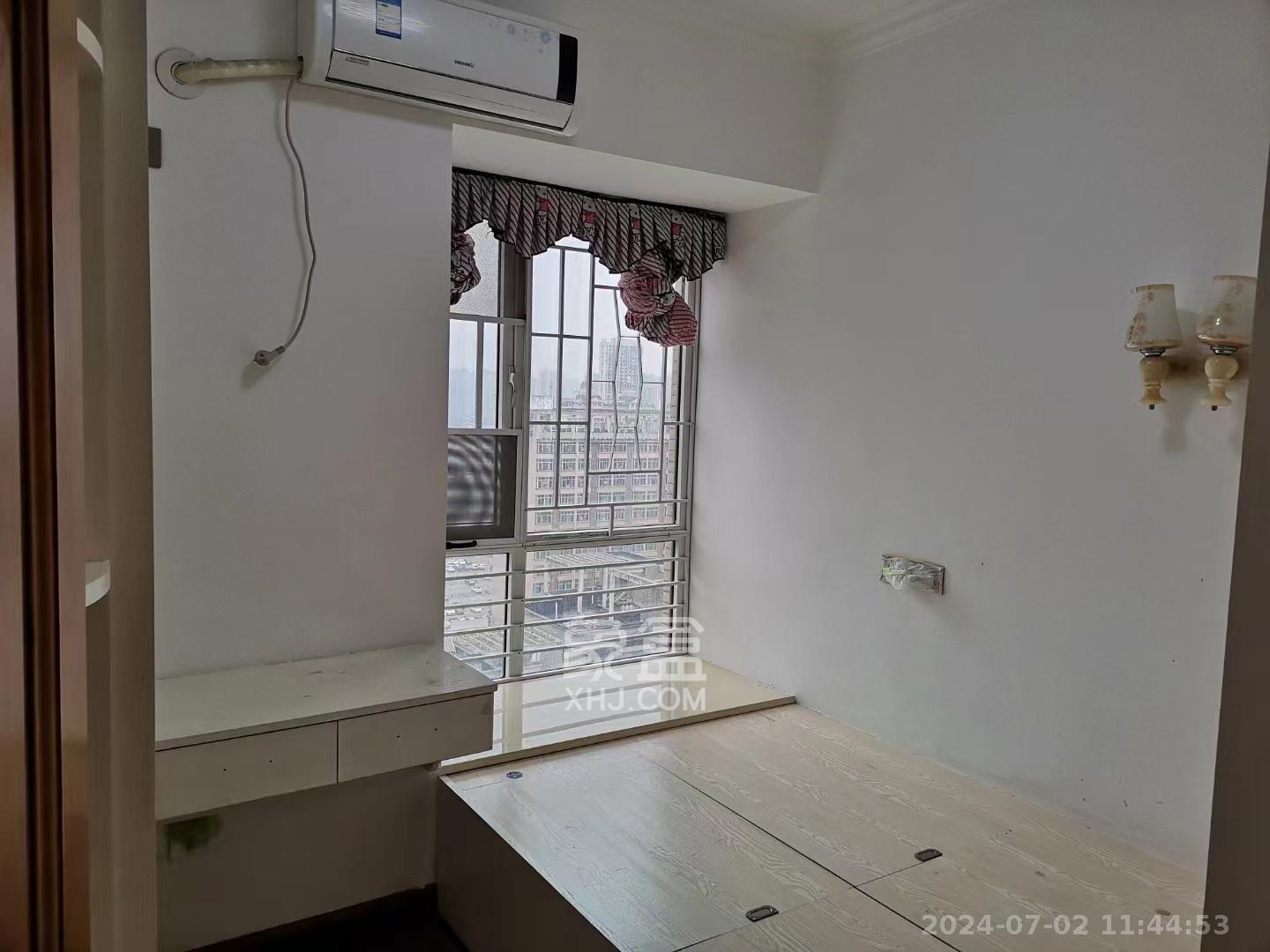 泊爱蓝湾  3室2厅2卫    2800.0元/月室内图