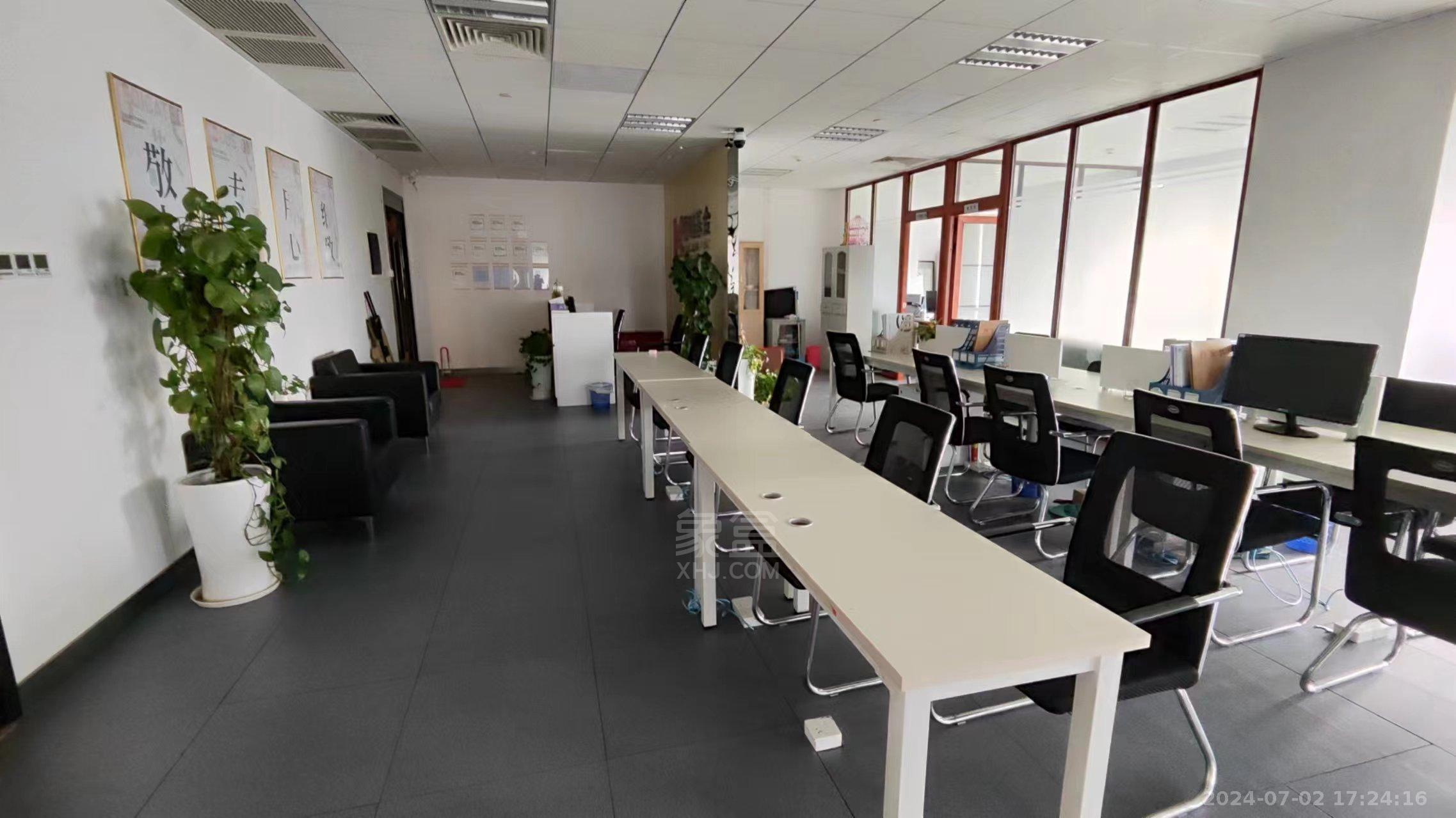 高科总部壹号 4室2厅1卫 10000.00元/月 高科总部壹号 4室2厅1卫 10000.00元/月室内图