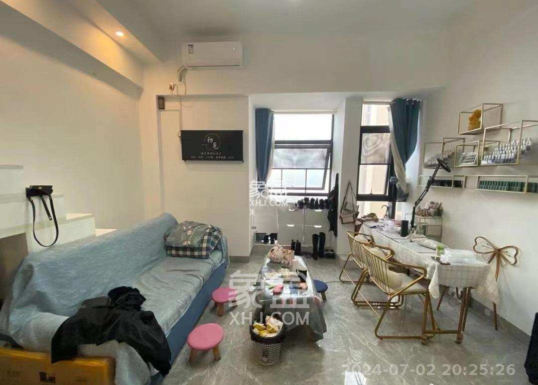 新世界广场 1室1厅1卫 1800.0元/月 新世界广场 1室1厅1卫 1800.0元/月室内图