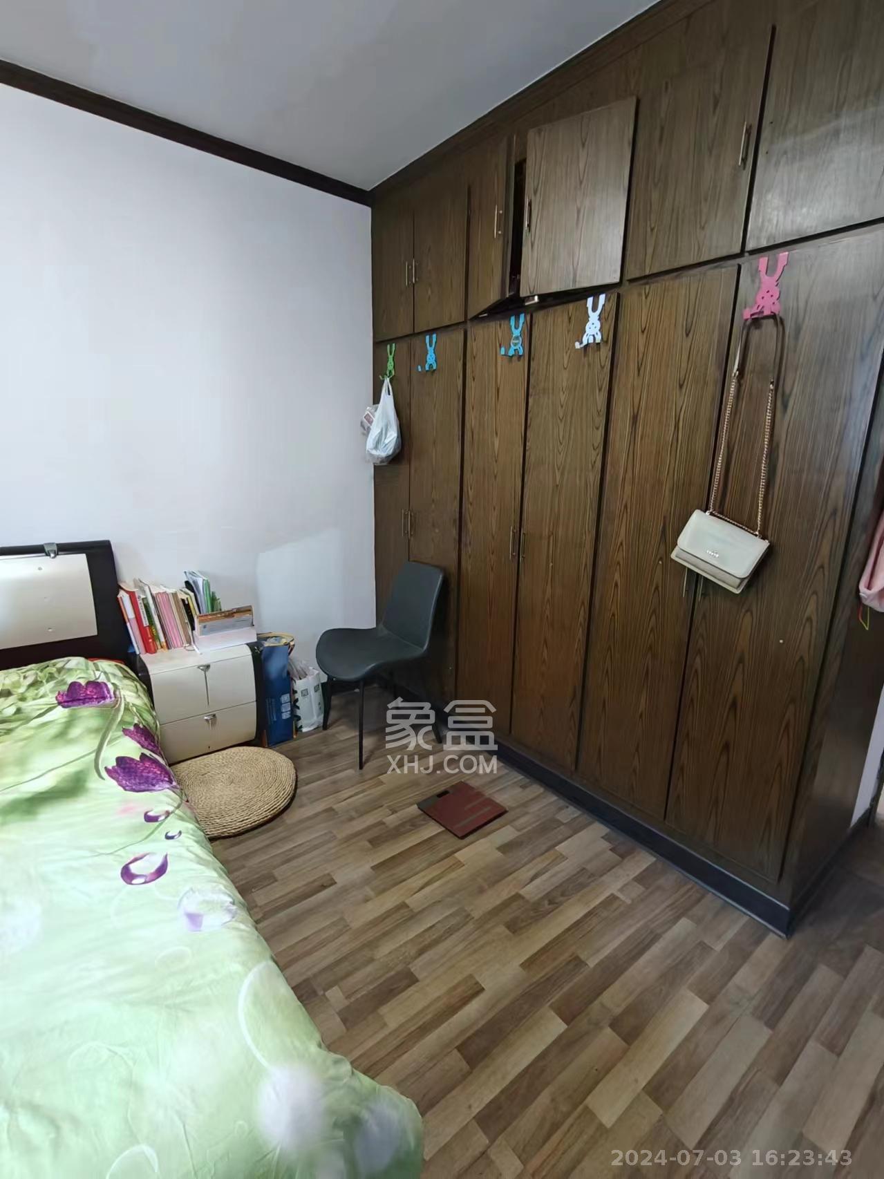 东南明苑  3室2厅2卫   800.00元/月室内图