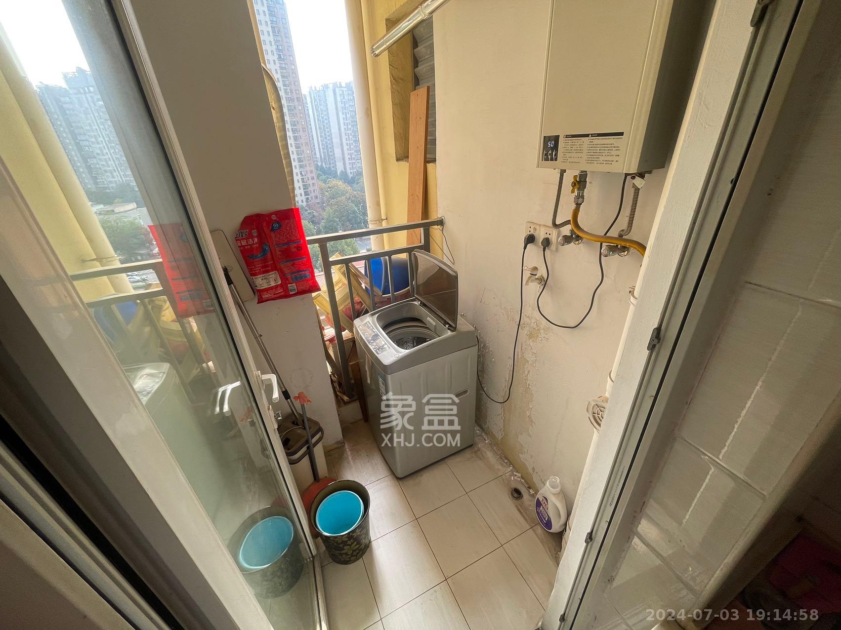 万国城(当代满庭春MOMA)三期 3室2厅2卫 2300.0元/月 万国城(当代满庭春MOMA)三期 3室2厅2卫 2300.0元/月室内图