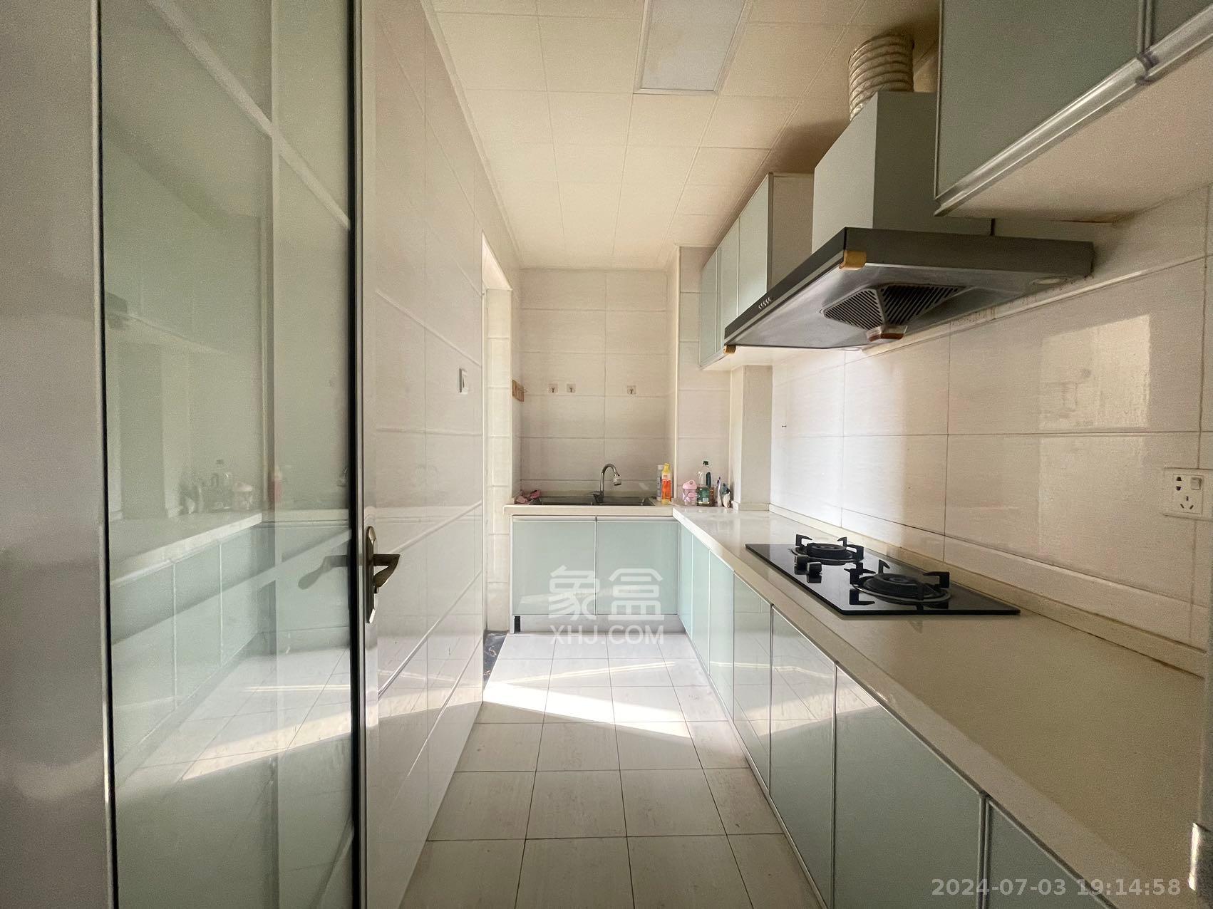 万国城(当代满庭春MOMA)三期 3室2厅2卫 2300.0元/月 万国城(当代满庭春MOMA)三期 3室2厅2卫 2300.0元/月室内图