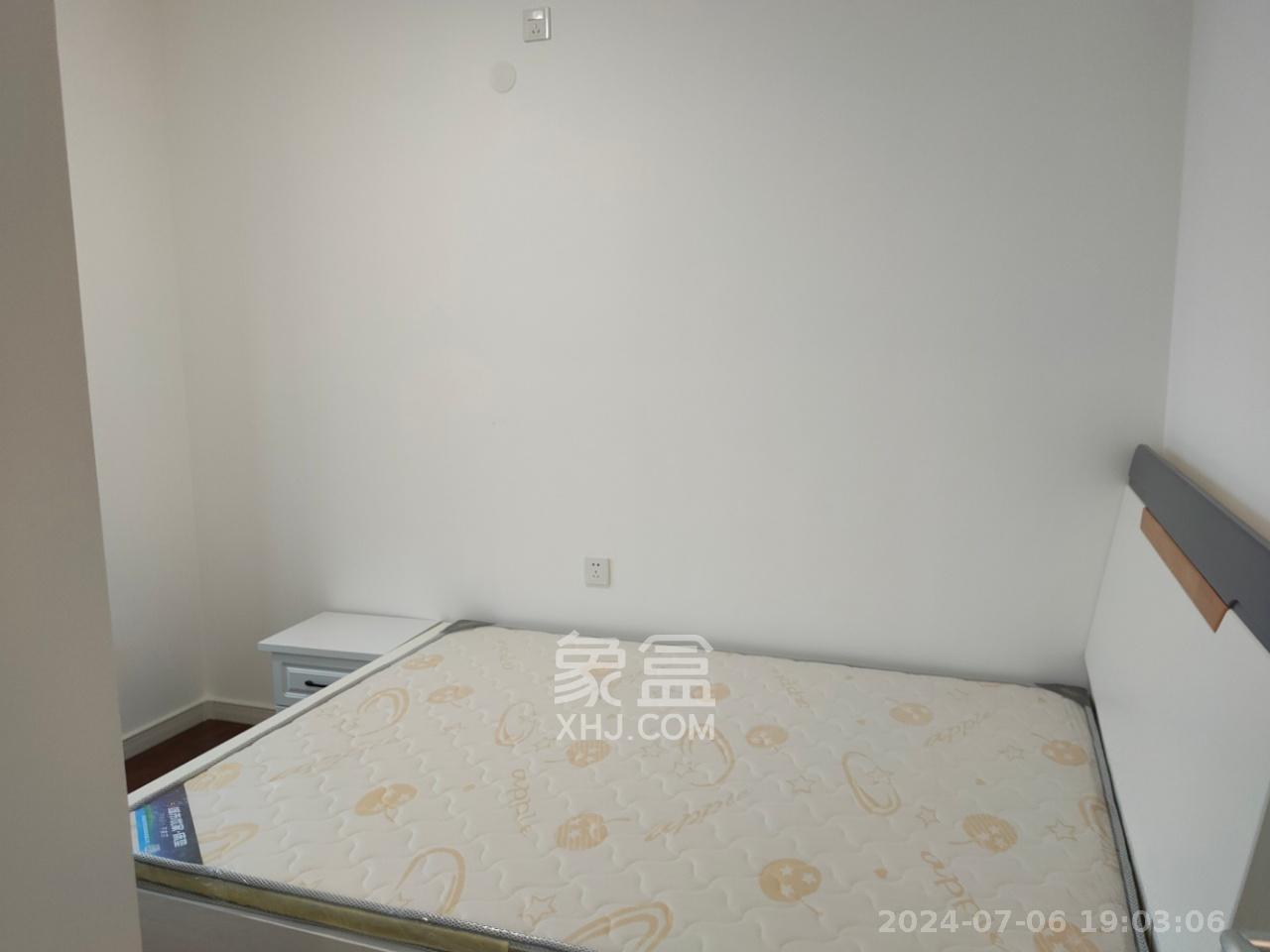万科魅力之城锋镜里  3室2厅2卫   3300.00元/月室内图