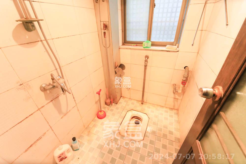 梅苑家园  3室2厅2卫   1800.00元/月室内图