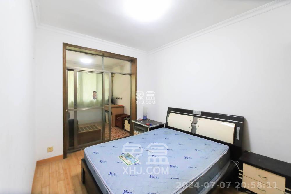 梅苑家园  3室2厅2卫   1800.00元/月室内图