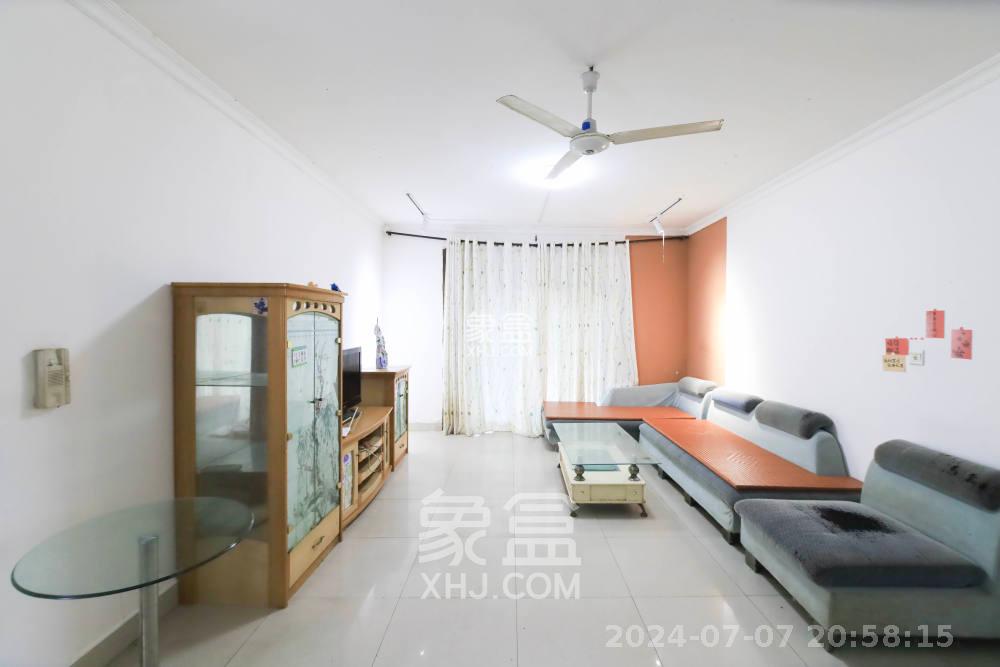梅苑家园  3室2厅2卫   1800.00元/月室内图