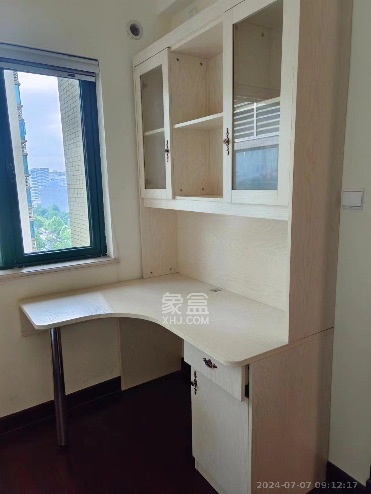 恒大翡翠华庭  3室2厅2卫    2500.0元/月室内图