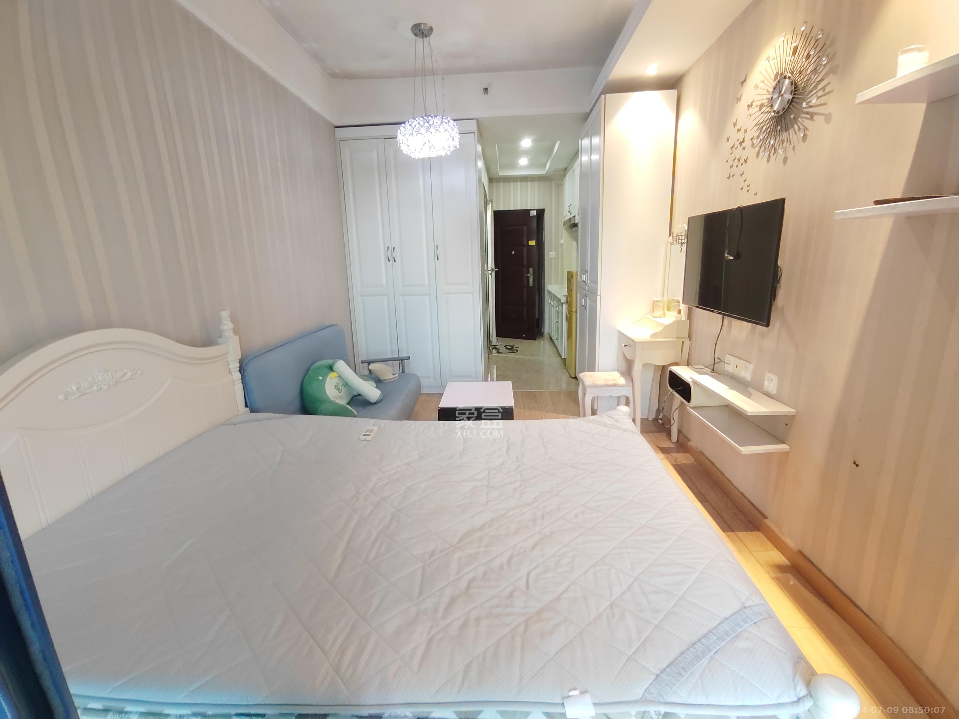 绿地中央广场 1室1厅1卫 1500.0元/月 绿地中央广场 1室1厅1卫 1500.0元/月室内图