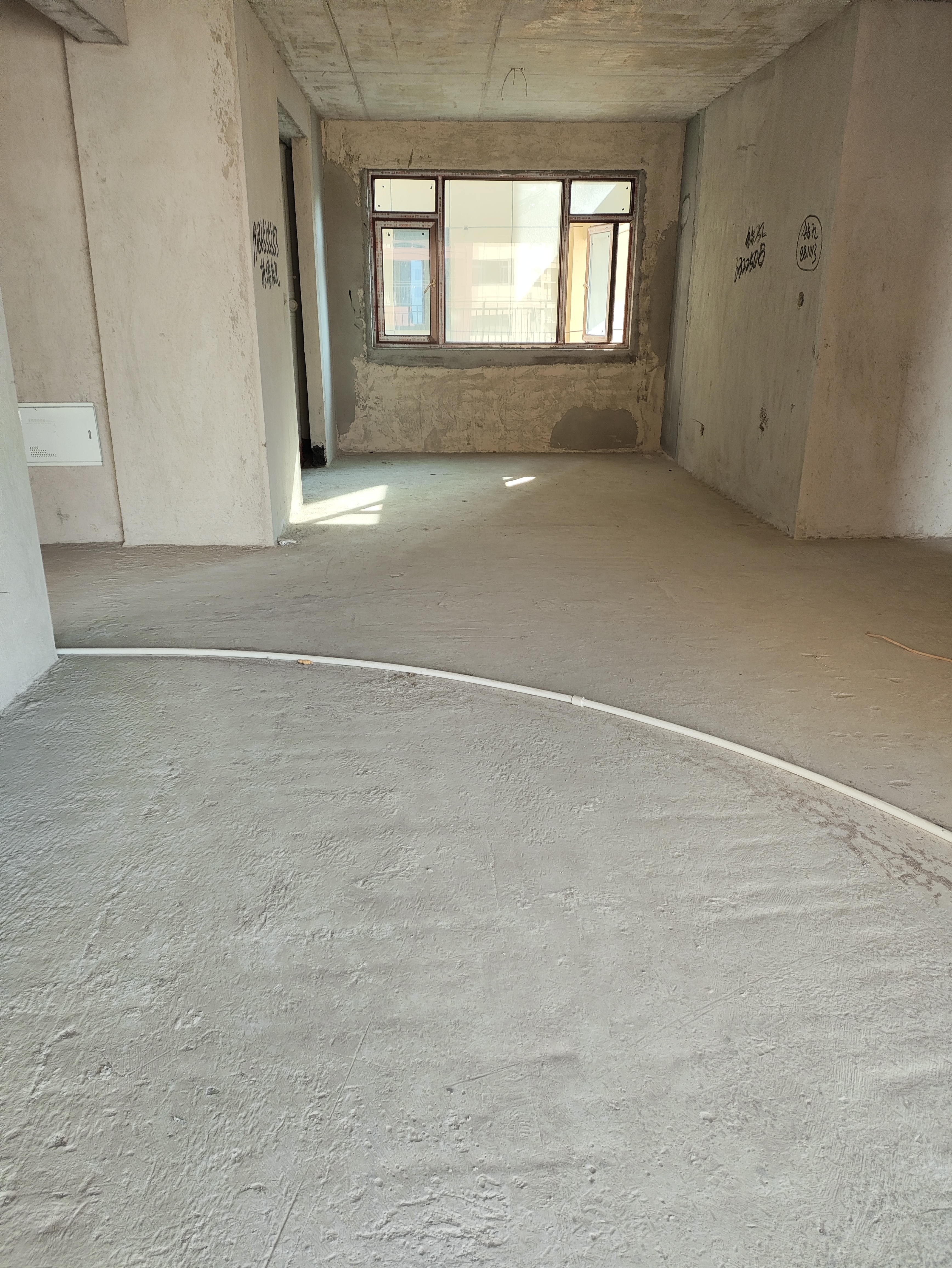 青春里  4室2厅2卫   125.00万其他