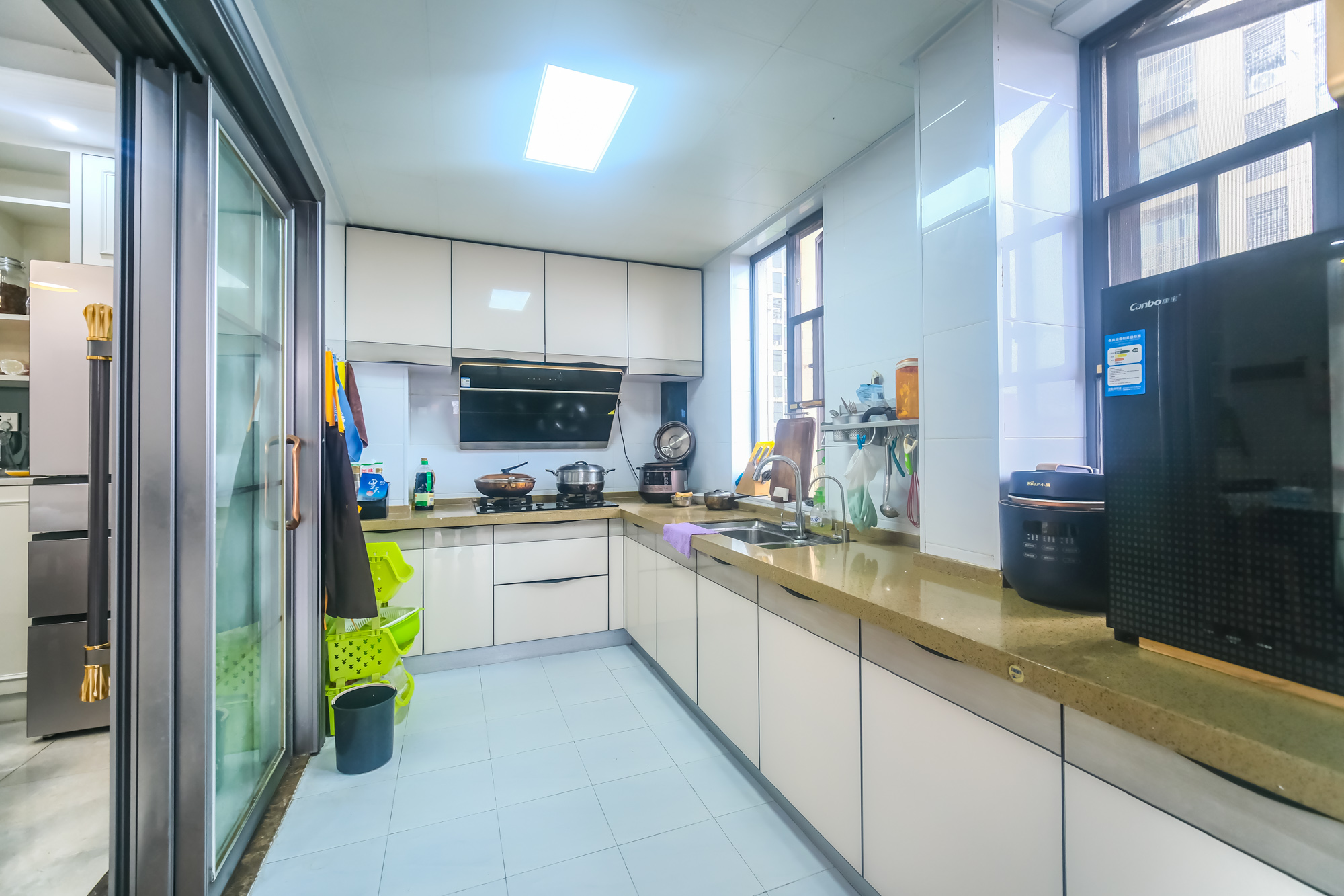 艾美潇湘 3室2厅2卫 102.0万 艾美潇湘 3室2厅2卫 102.0万厨房