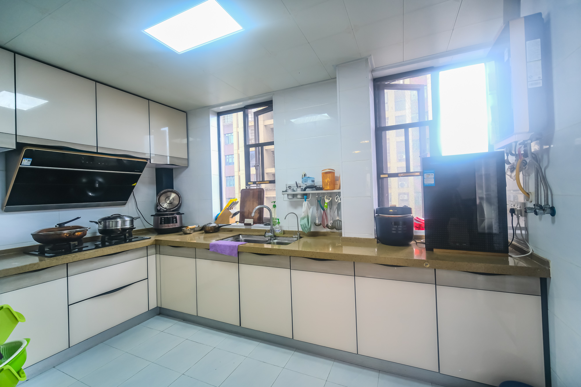 艾美潇湘 3室2厅2卫 102.0万 艾美潇湘 3室2厅2卫 102.0万厨房