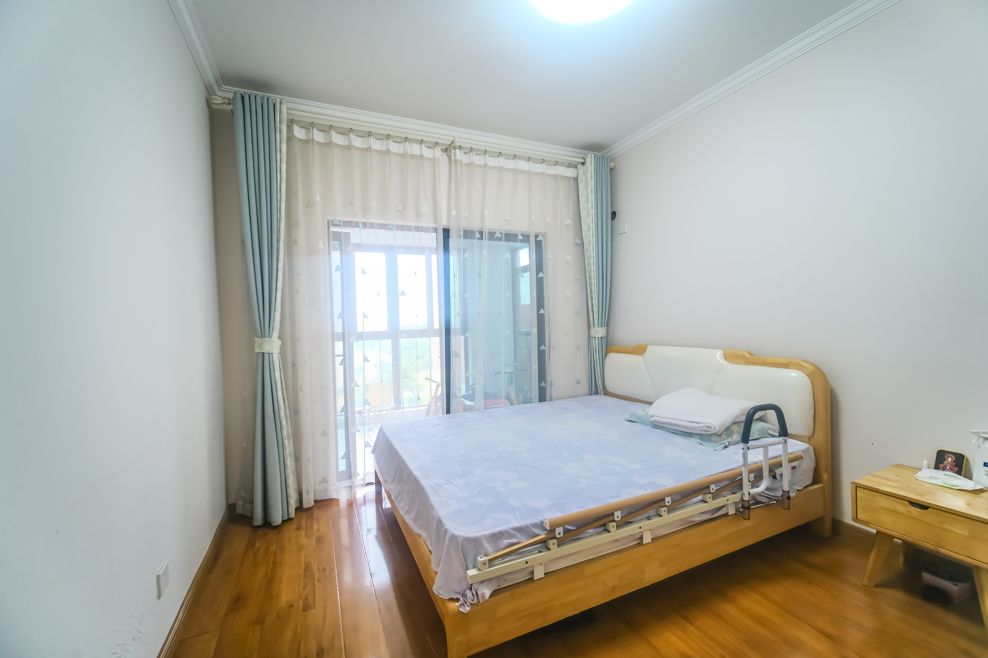 艾美潇湘 3室2厅2卫 102.0万 艾美潇湘 3室2厅2卫 102.0万卧室