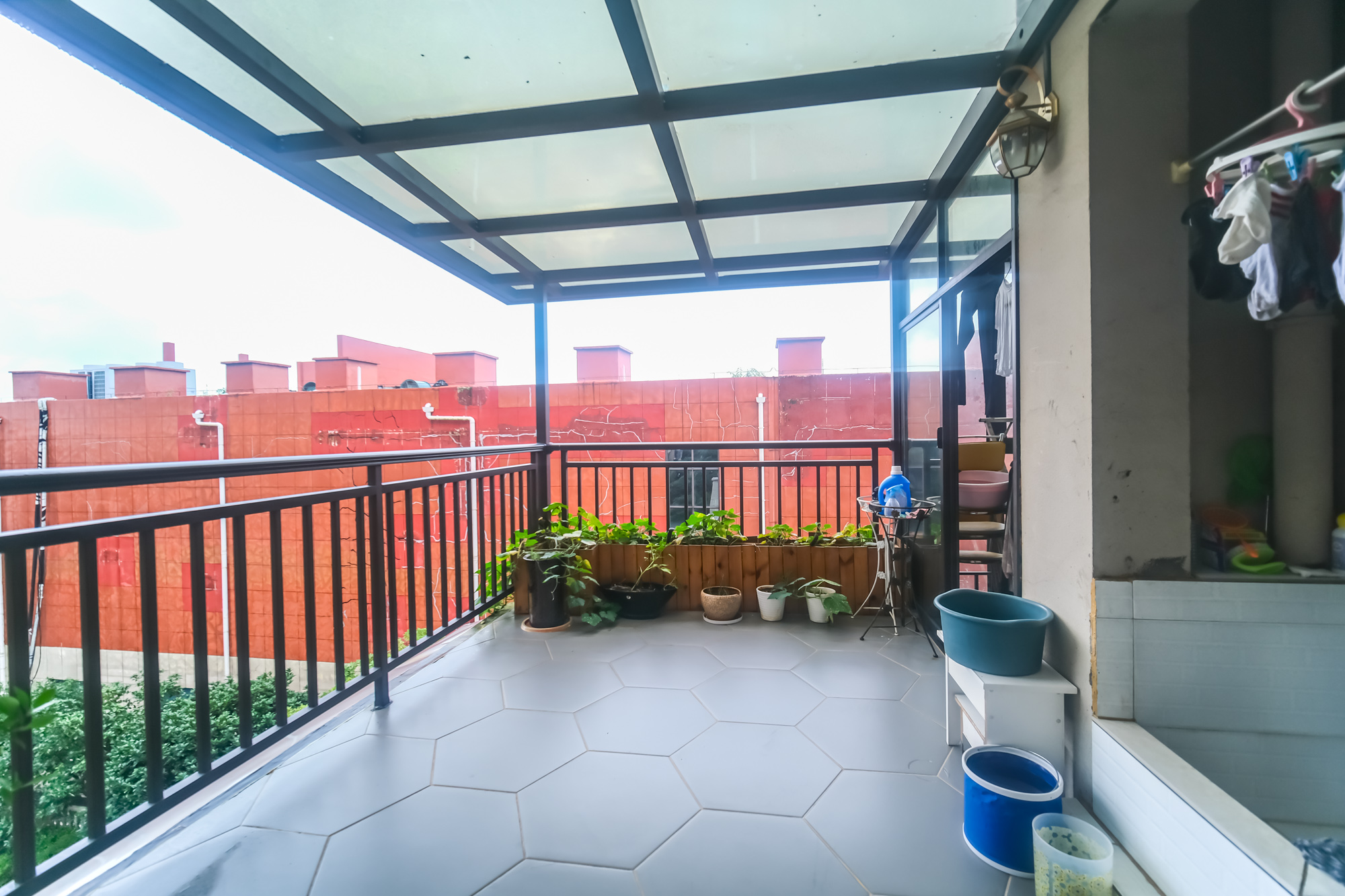 艾美潇湘 3室2厅2卫 102.0万 艾美潇湘 3室2厅2卫 102.0万阳台