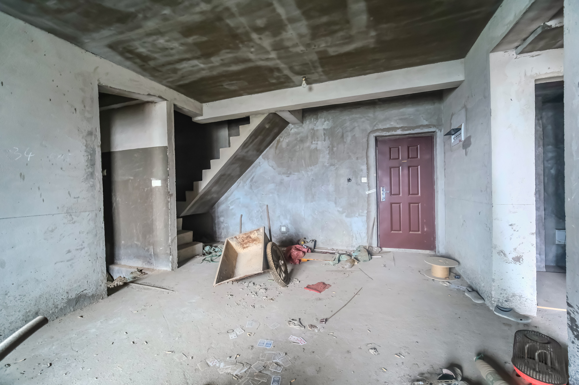 三一街区 4室2厅1卫 100.0万 三一街区 4室2厅1卫 100.0万客厅