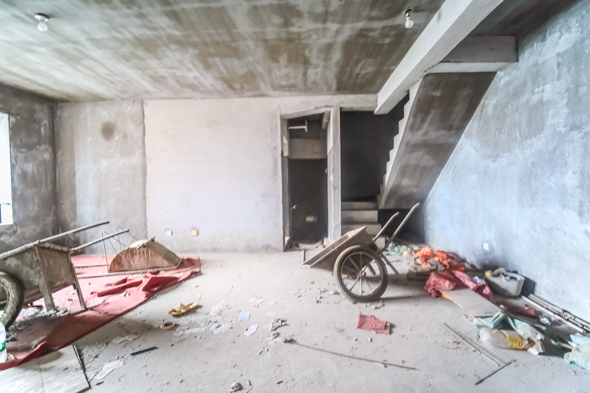 三一街区 4室2厅1卫 100.0万 三一街区 4室2厅1卫 100.0万客厅