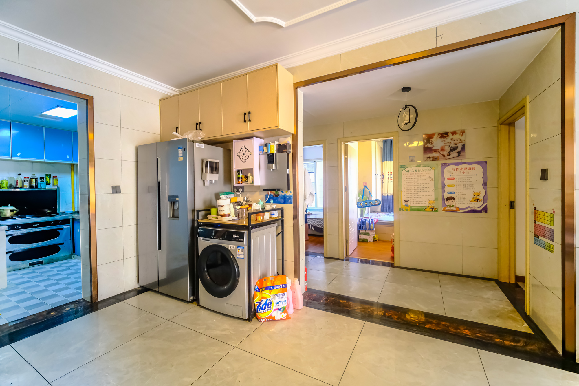 荣盛花语城 3室2厅2卫 85.8万 荣盛花语城 3室2厅2卫 85.8万客厅