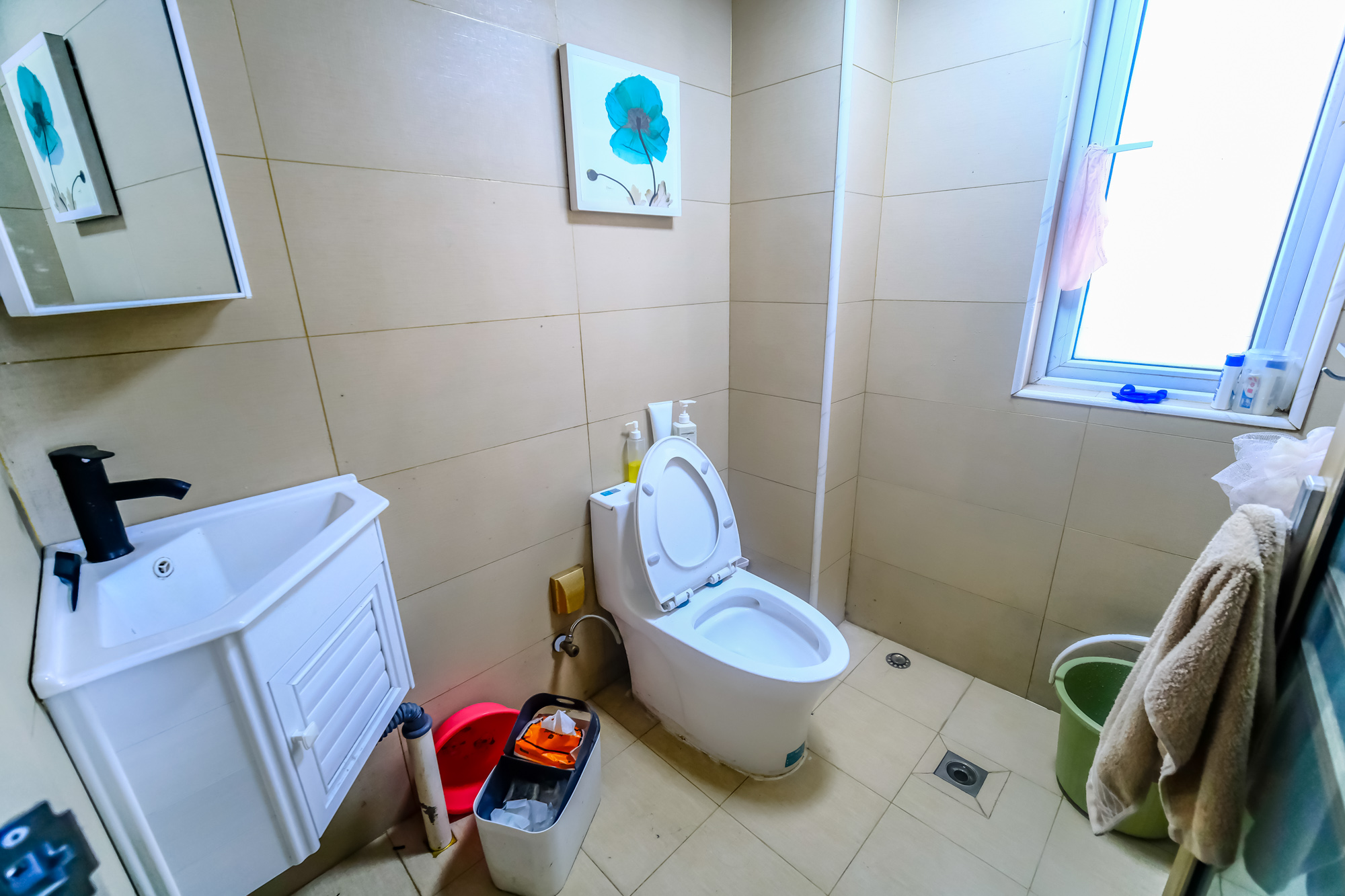 荣盛花语城 3室2厅2卫 85.8万 荣盛花语城 3室2厅2卫 85.8万卫生间